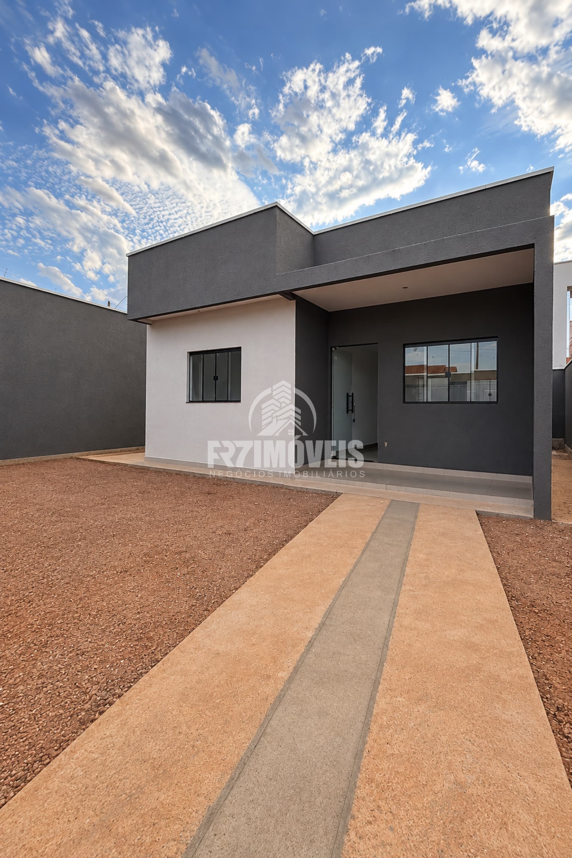 CASA NO HUGO DE MORAES - GOIÂNIA/GO