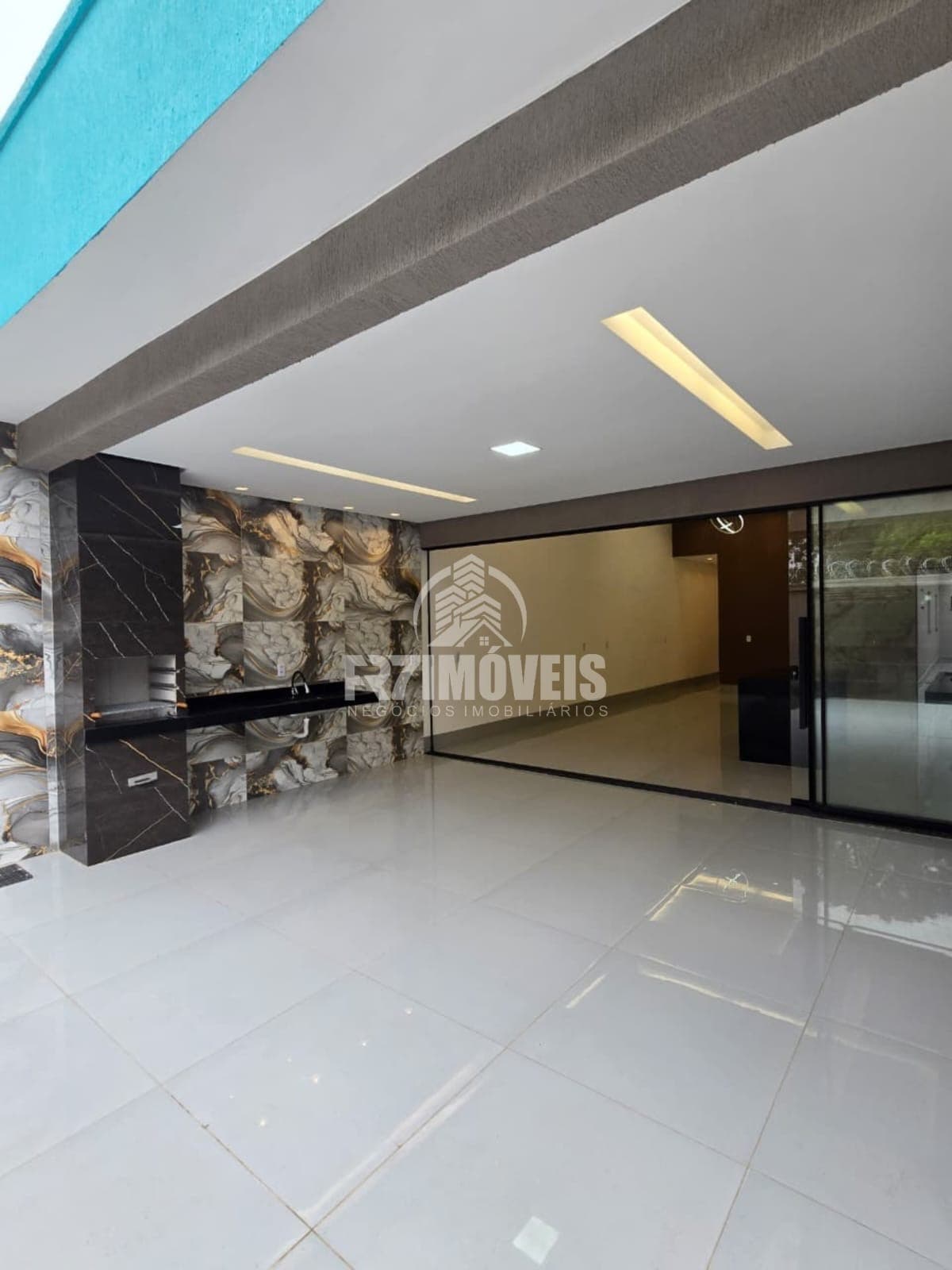 CASA PRONTA NO SETOR BALNEÁRIO MEIA PONTE - GOIÂNIA/GO