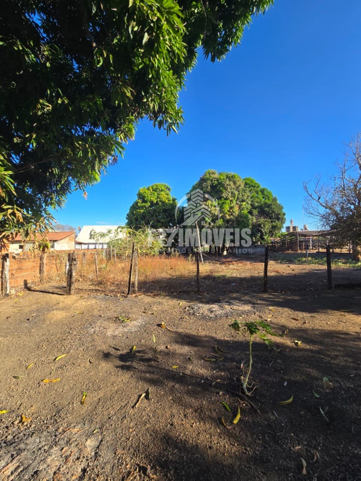 LOTE NO SETOR VILA OPERÁRIA - PORANGATU/GO