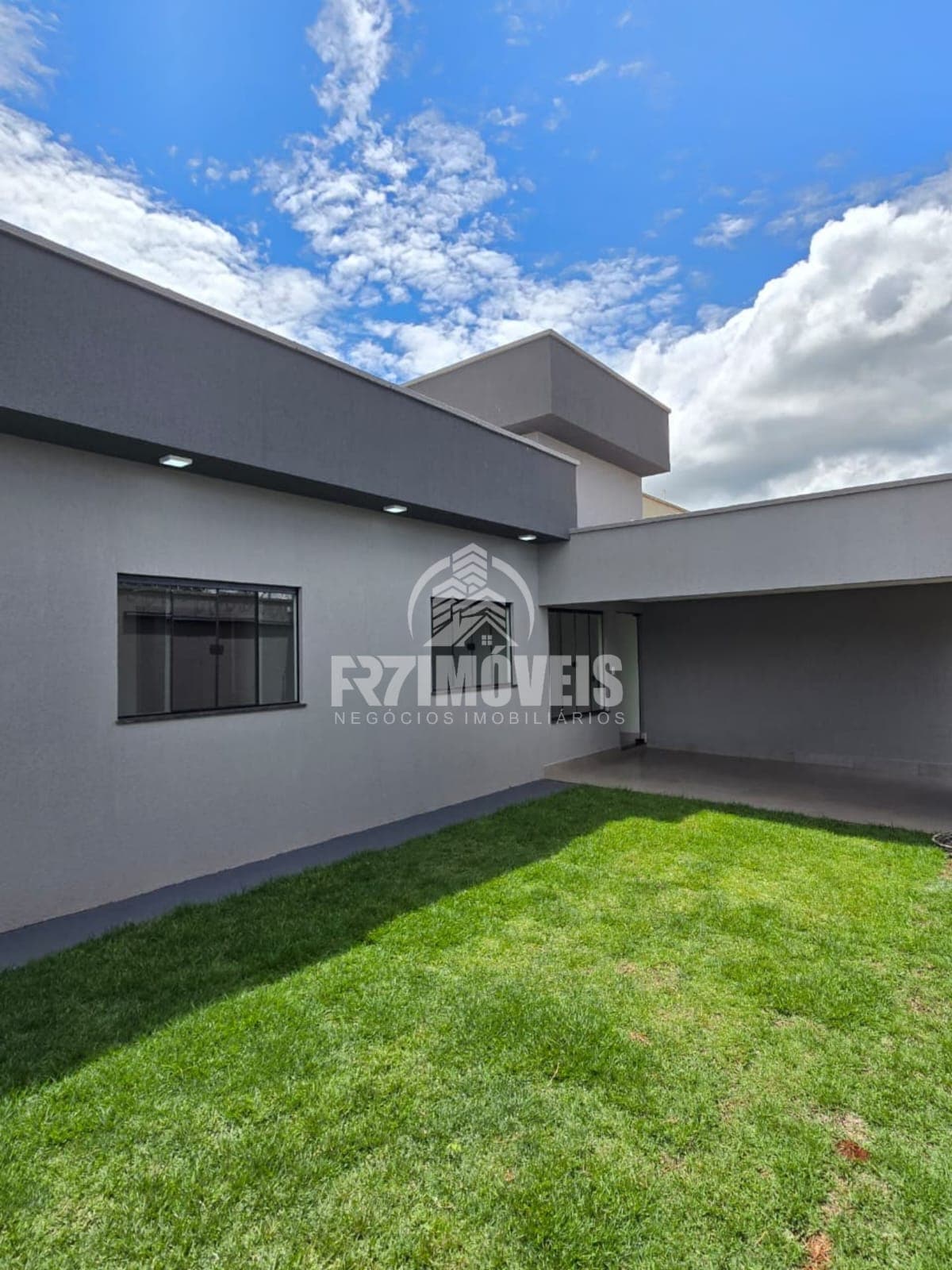 CASA DE ESQUINA SETOR ORLANDO DE MORAES - GOIÂNIA/GO