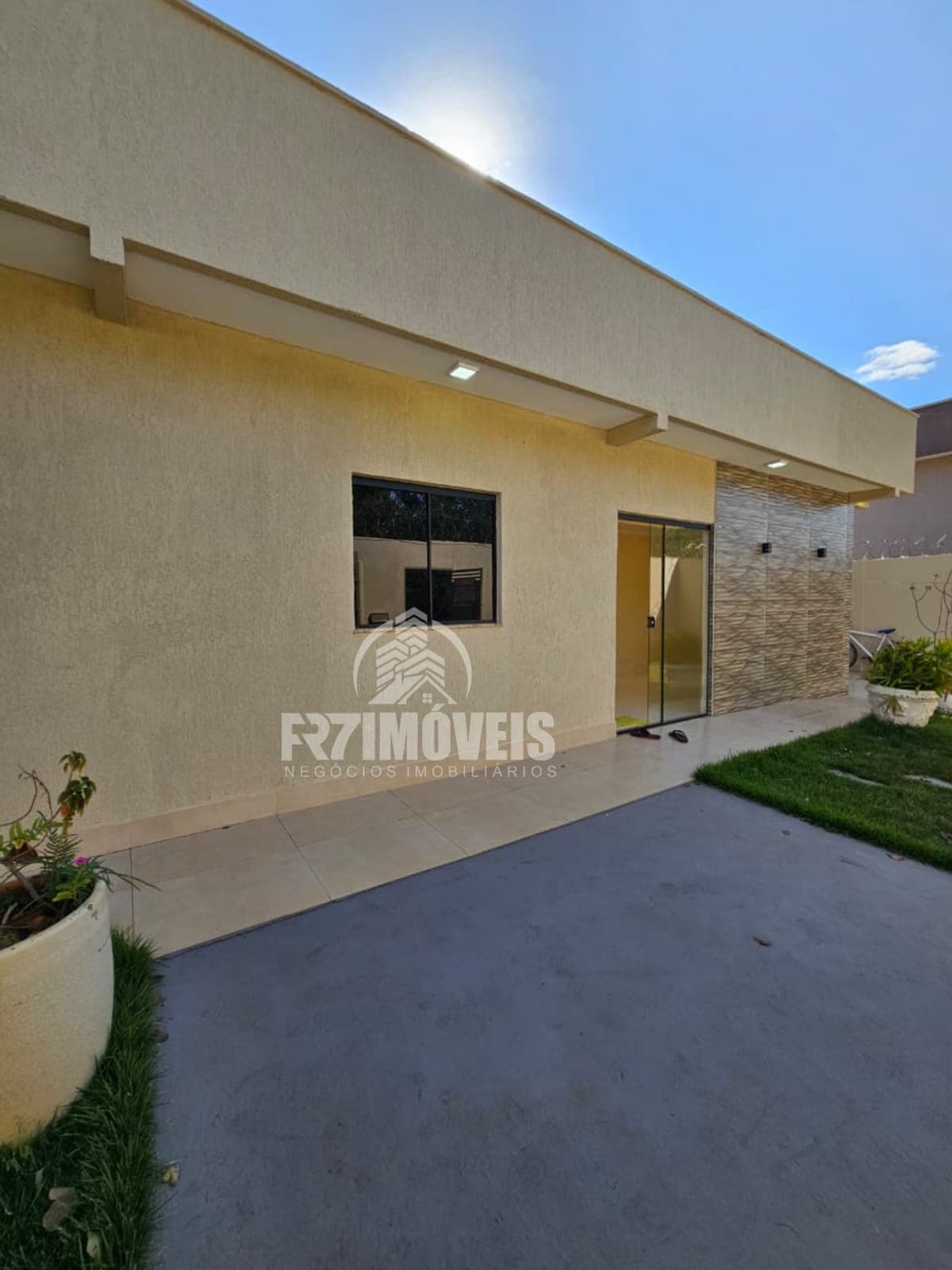 CASA NO RESIDENCIAL GUAREMA - GOIÂNIA/GO