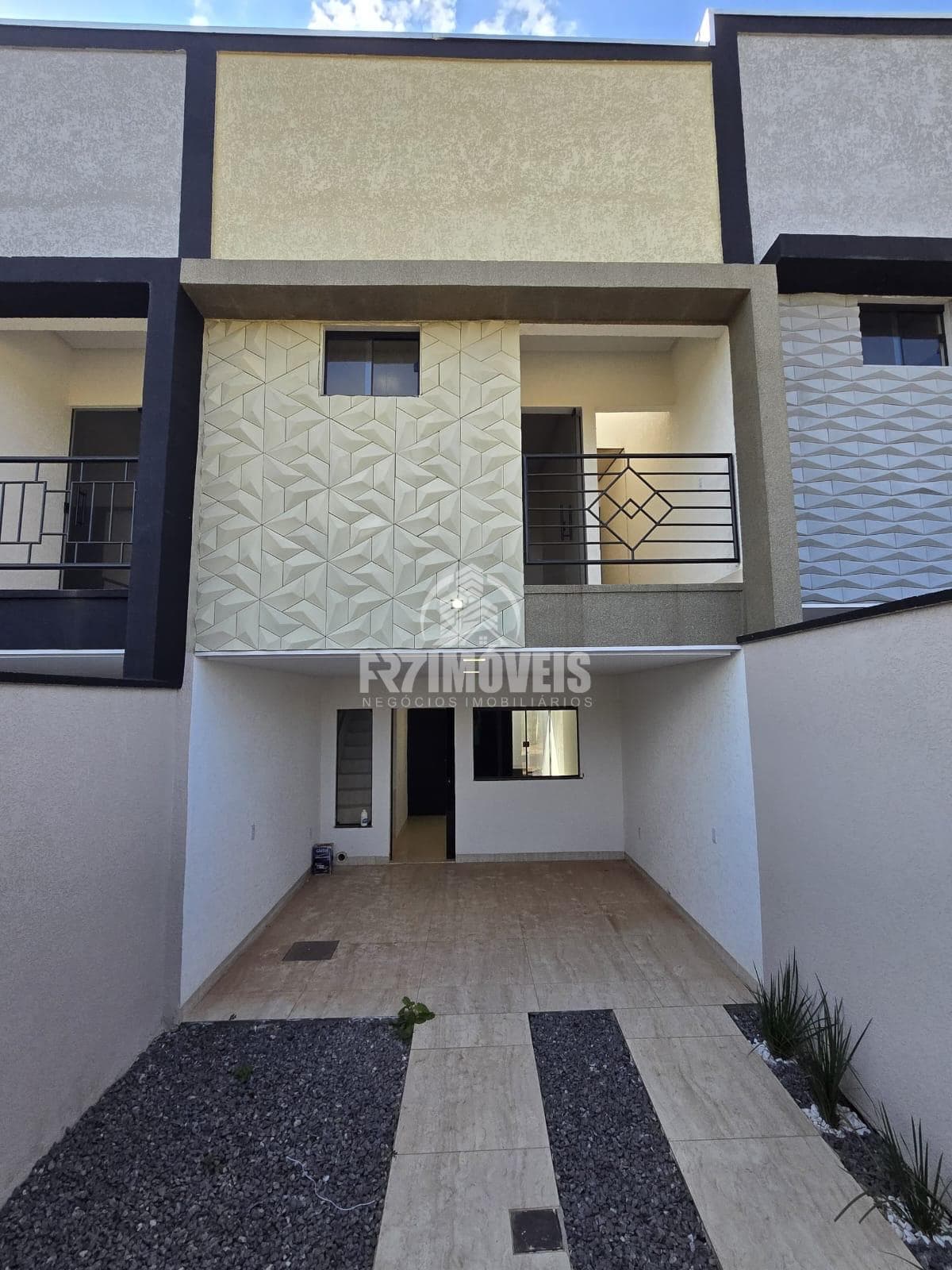 SOBRADO COM 3 QUARTOS NO SETOR JARDIM PETROPOLIS - GOIÂNIA/GO