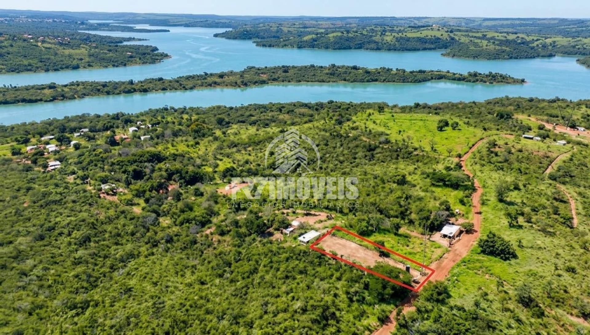 CHÁCARA NO CONDOMÍNIO PARAÍSO DO LAGO - LAGO CORUMBÁ 3 – MANIRATUBA/GO