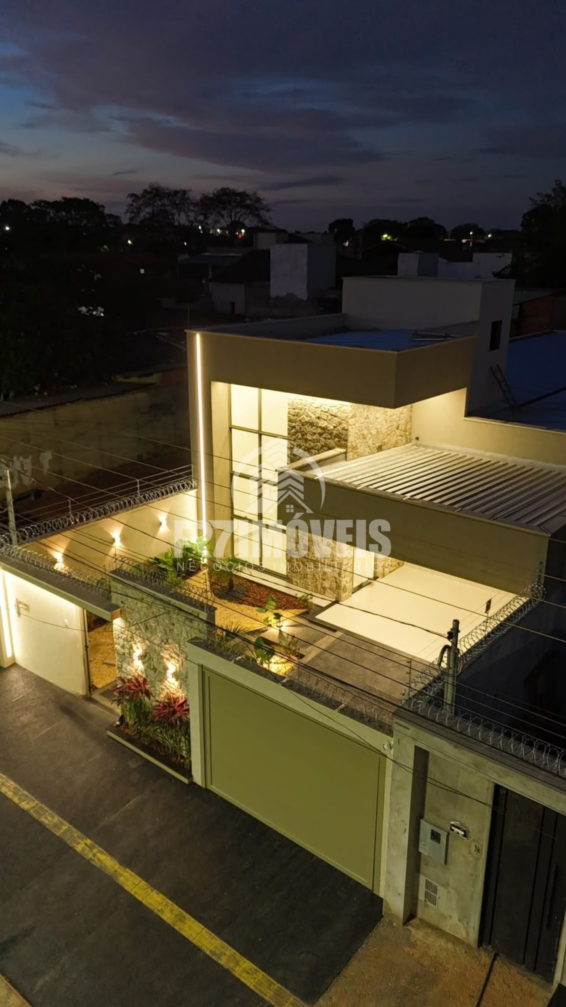 CASA ALTO PADRÃO NO RESIDENCIAL BARRAVENTO- GOIÂNIA/GO