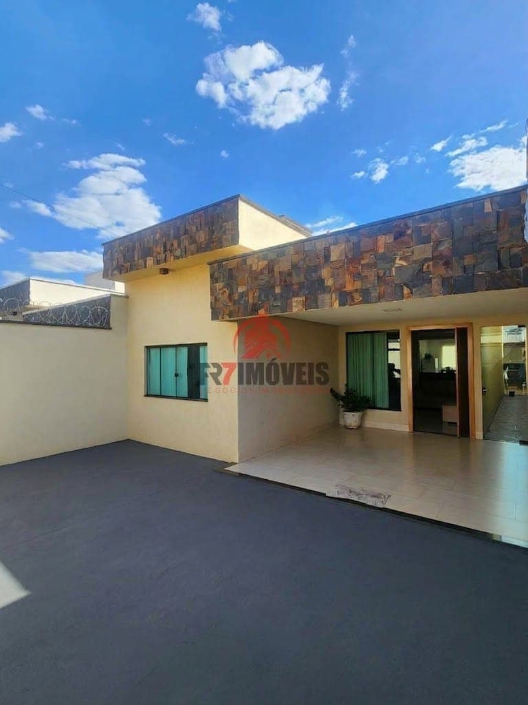 CASA NO SETOR PARQUE DAS FLORES – GOIÂNIA/GO