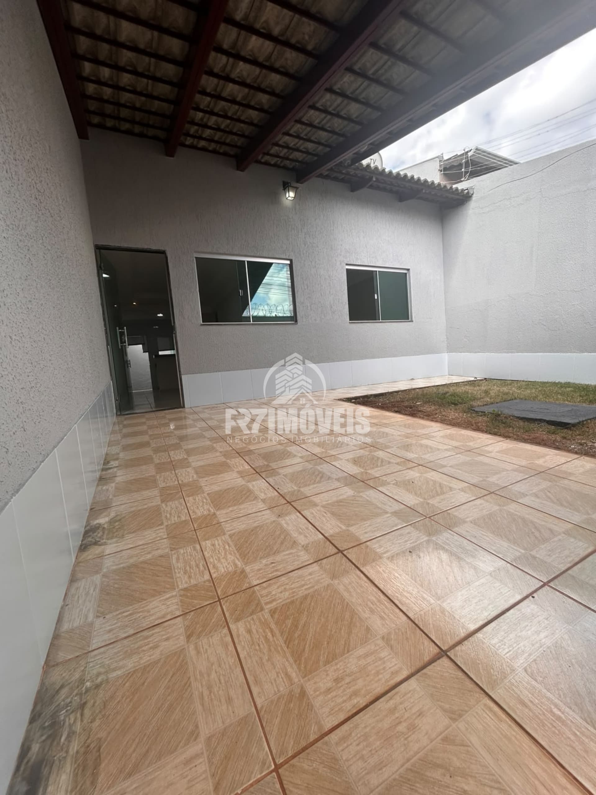 CASA NO SETOR PARQUE DAS FLORES – GOIÂNIA/GO