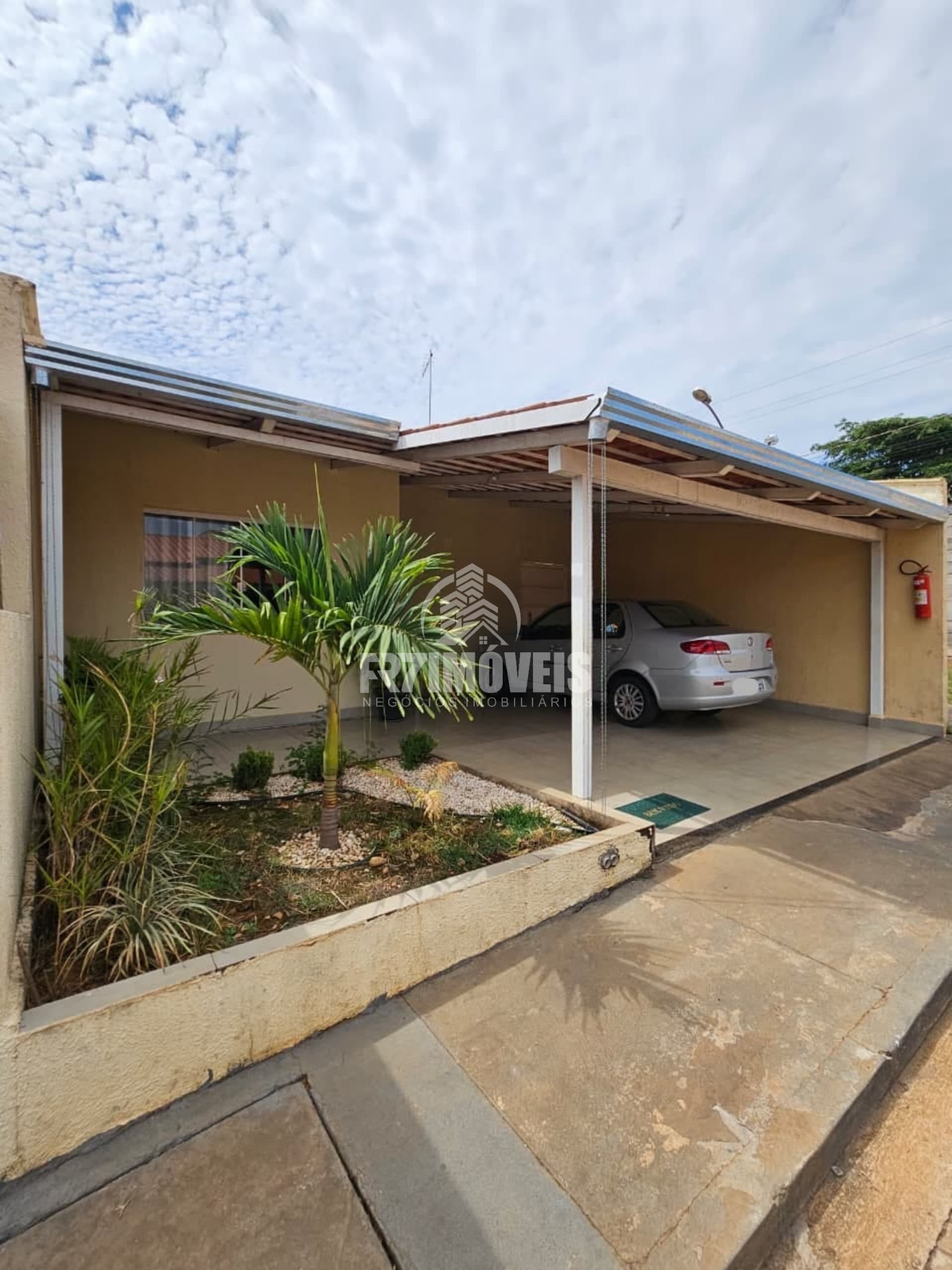 CASA NO CONDOMÍNIO ARUEIRA -  SETOR ESTRELA DALVA – GOIÂNIA/GO