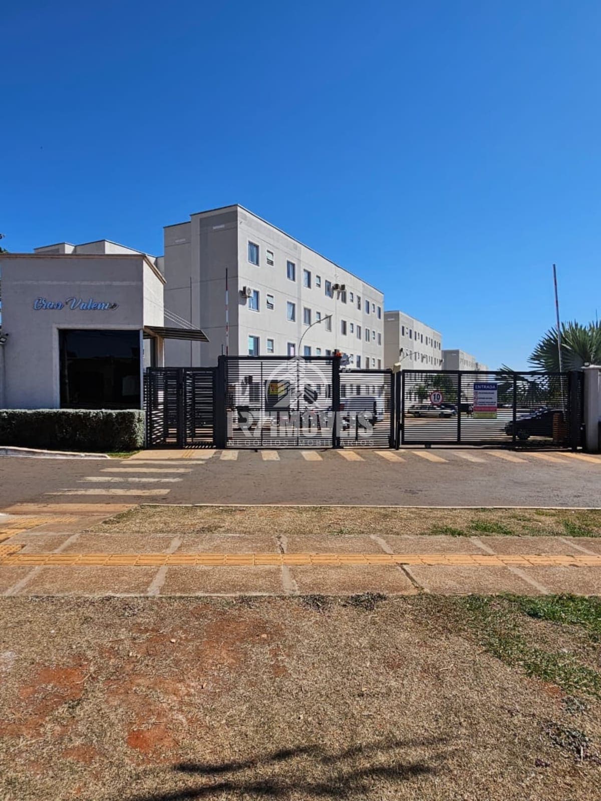 APARTAMENTO NO CONDOMÍNIO GRAN VALENCE - GOIÂNIA/GO