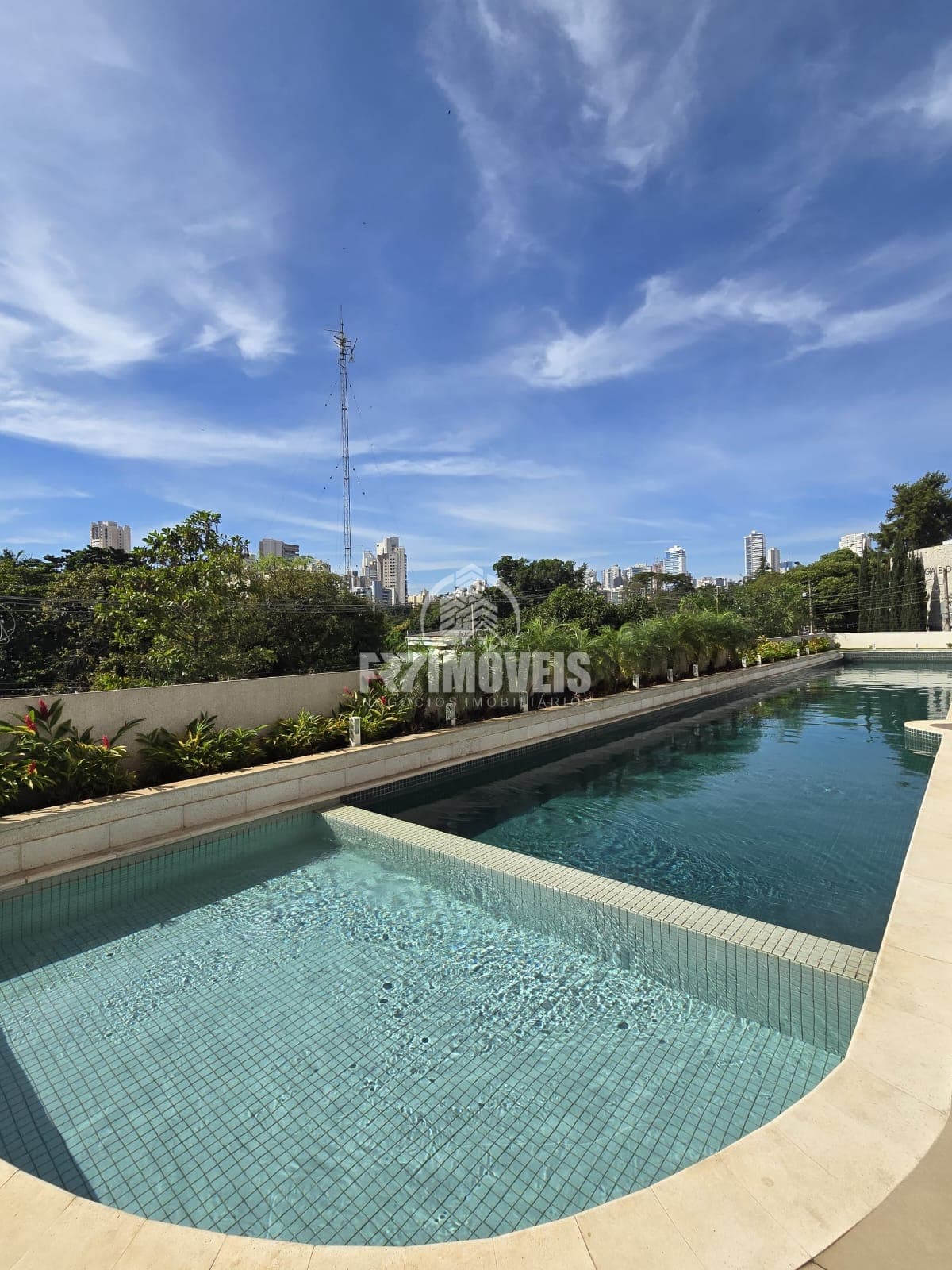 COBERTURA/DUPLEX NO RESIDENCIAL VEREDAS DO LAGO NO SETOR OESTE - GOIÂNIA/GO