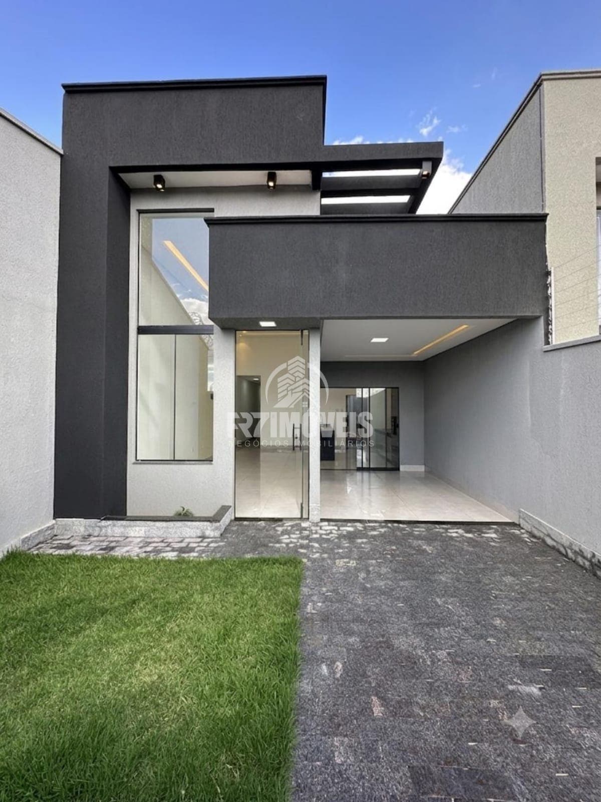 CASA COM 3 QUARTOS NO JARDIM GRAMADO - GOIÂNIA/GO