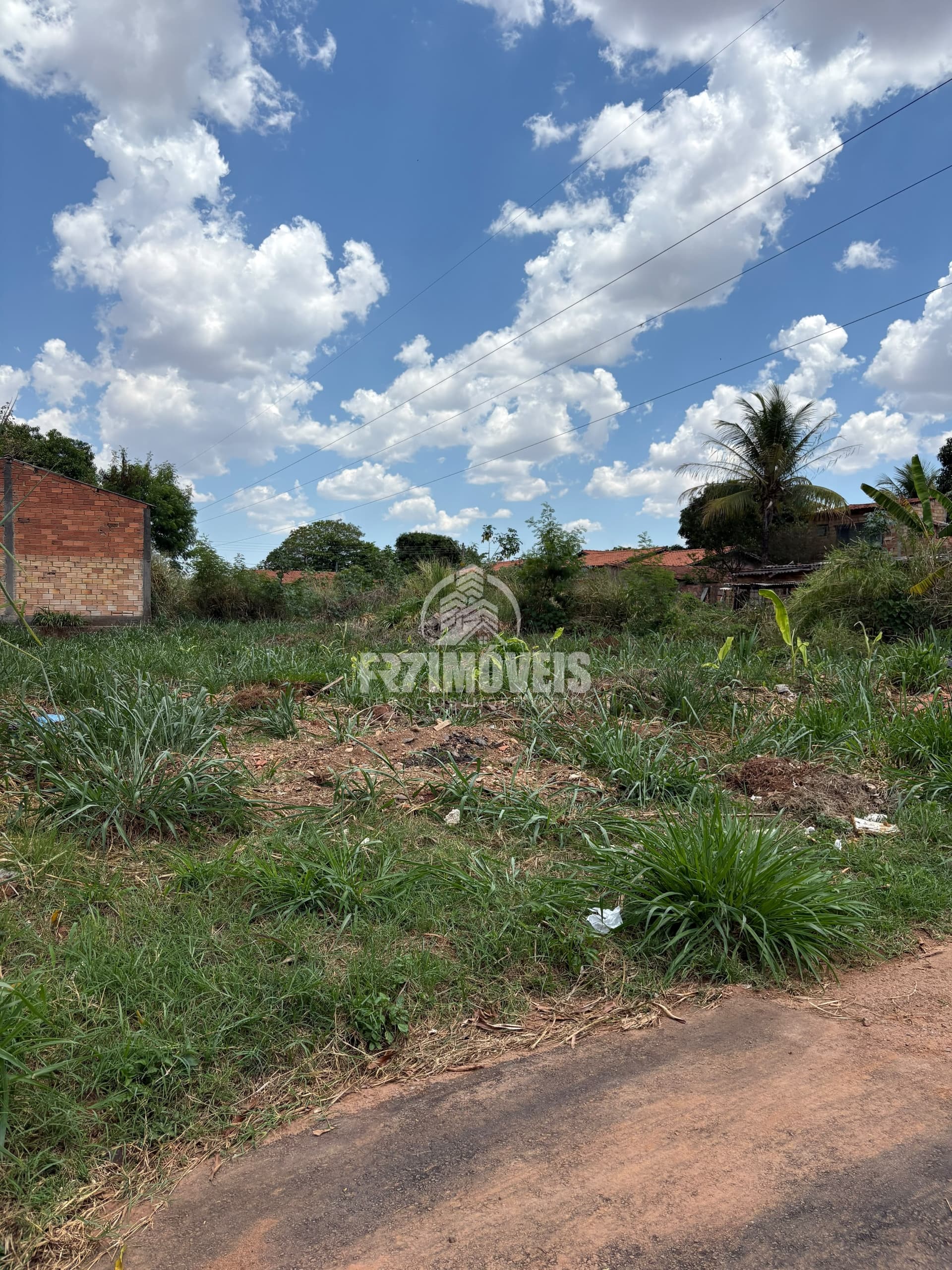 LOTE NO SETOR GENTIL MEIRELES - GOIÂNIA/GO