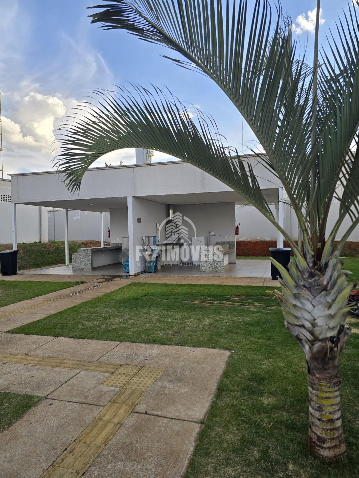 APARTAMENTO NO CONDOMÍNIO GRAN PROVENCE COM ENTRADA BAIXA - GOIÂNIA/GO