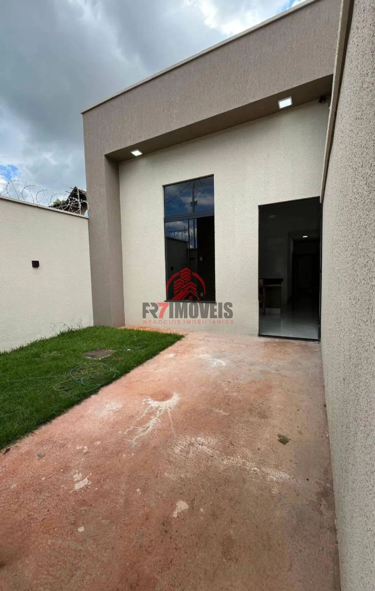CASA NO RES ANTÔNIO CARLOS PIRES - GOIÂNIA/GO