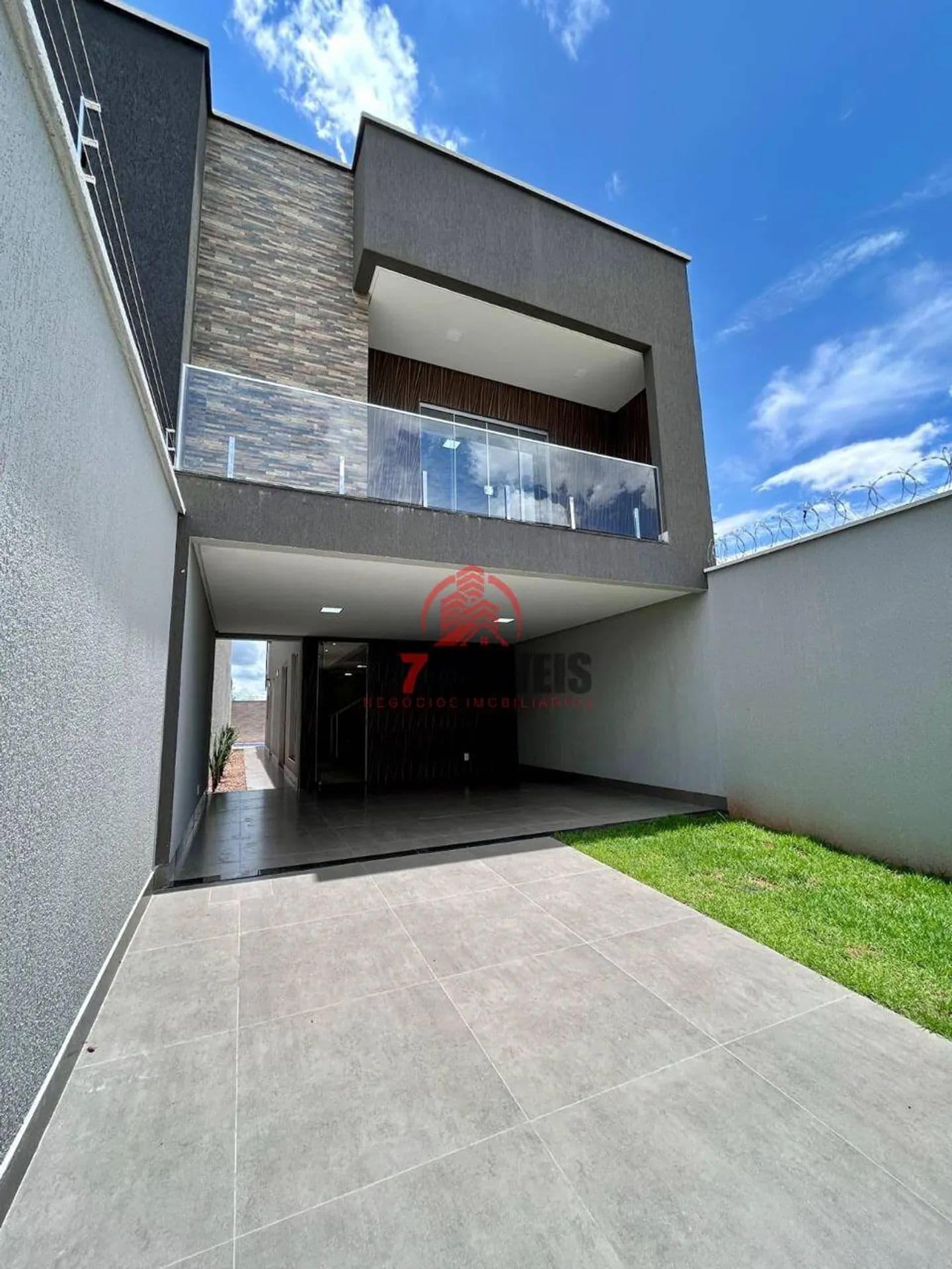 EXCELENTE SOBRADO NO RESIDENCIAL MORUMBI - GOIÂNIA/GO