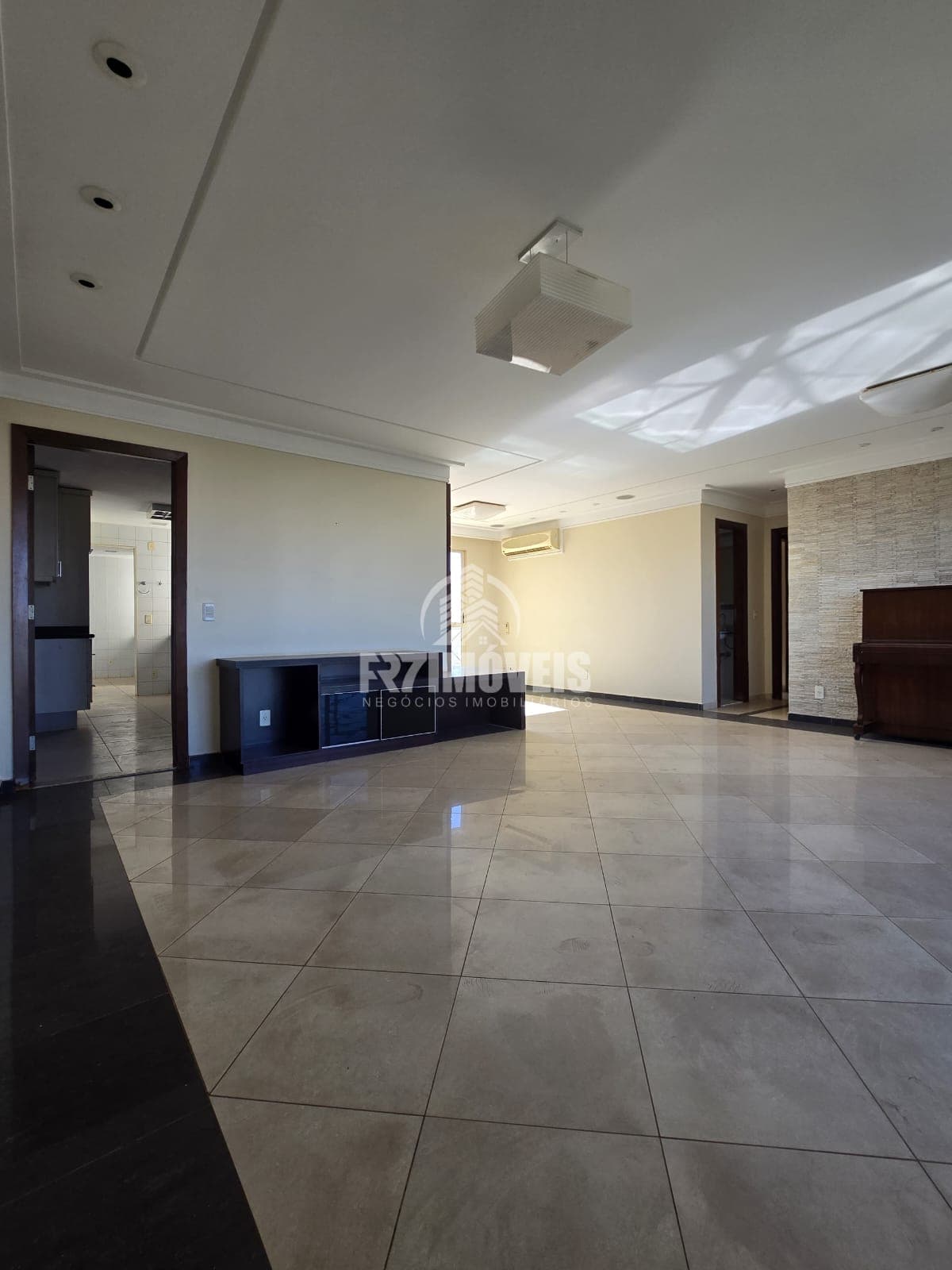 APARTAMENTO VISTA PARA O LAGO DAS ROSAS NO COMDOMÍNIO GERMANO RORIZ SETOR OESTE - GOIÂNIA/GO