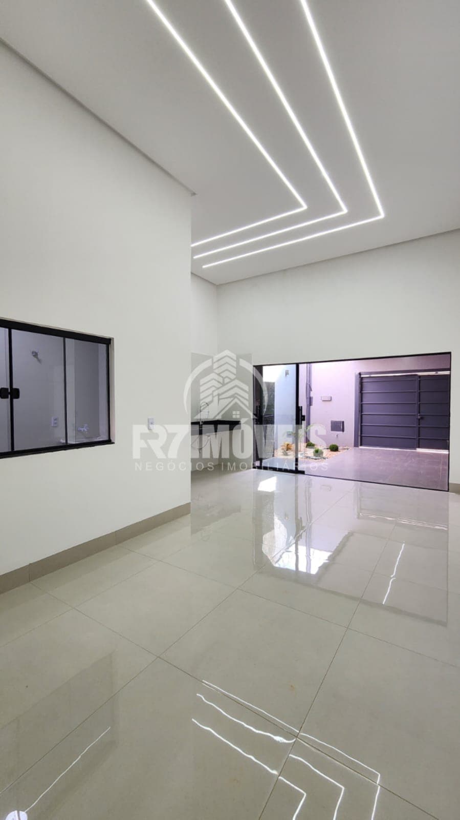 CASA DE 3 QUARTOS SENDO 1 SUÍTE SETOR VILA MUTIRÃO - GOIÂNIA/GO