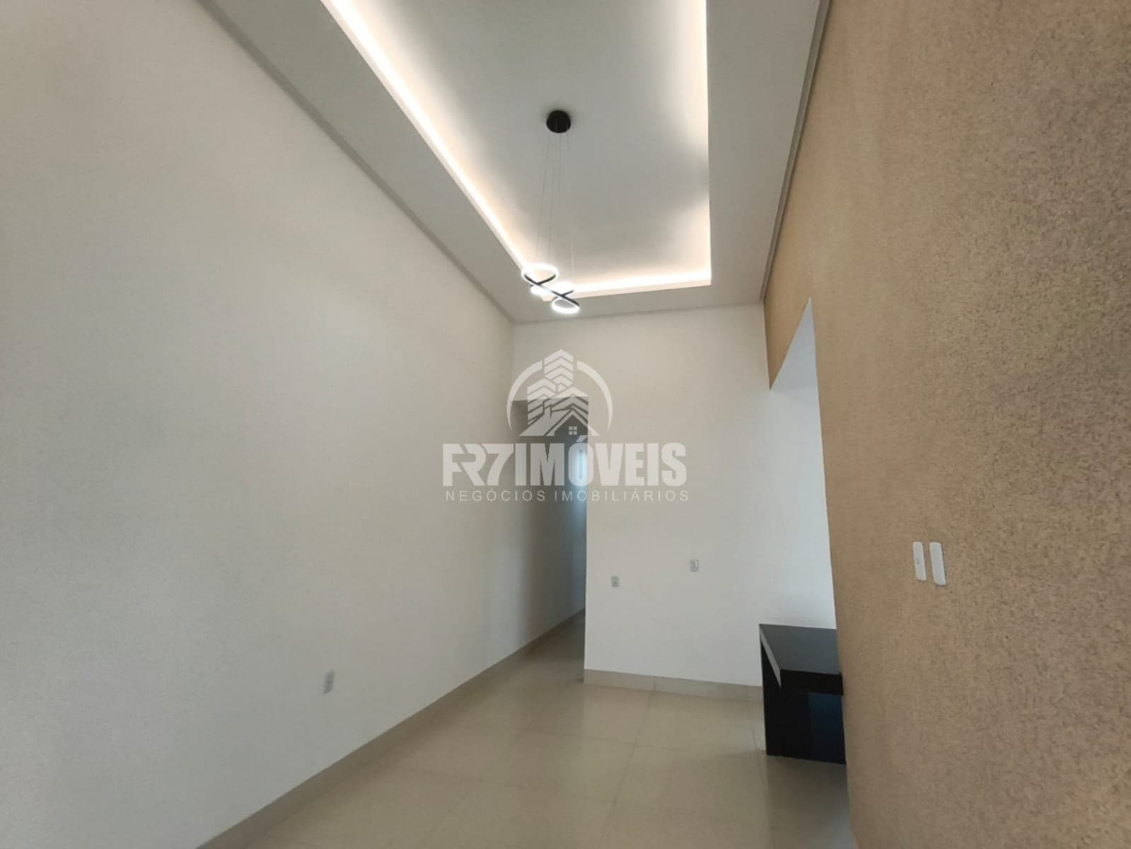 CASA À VENDA ÚLTIMA UNIDADE NO JARDIM CANEDO 2 – SENADOR CANEDO/GO