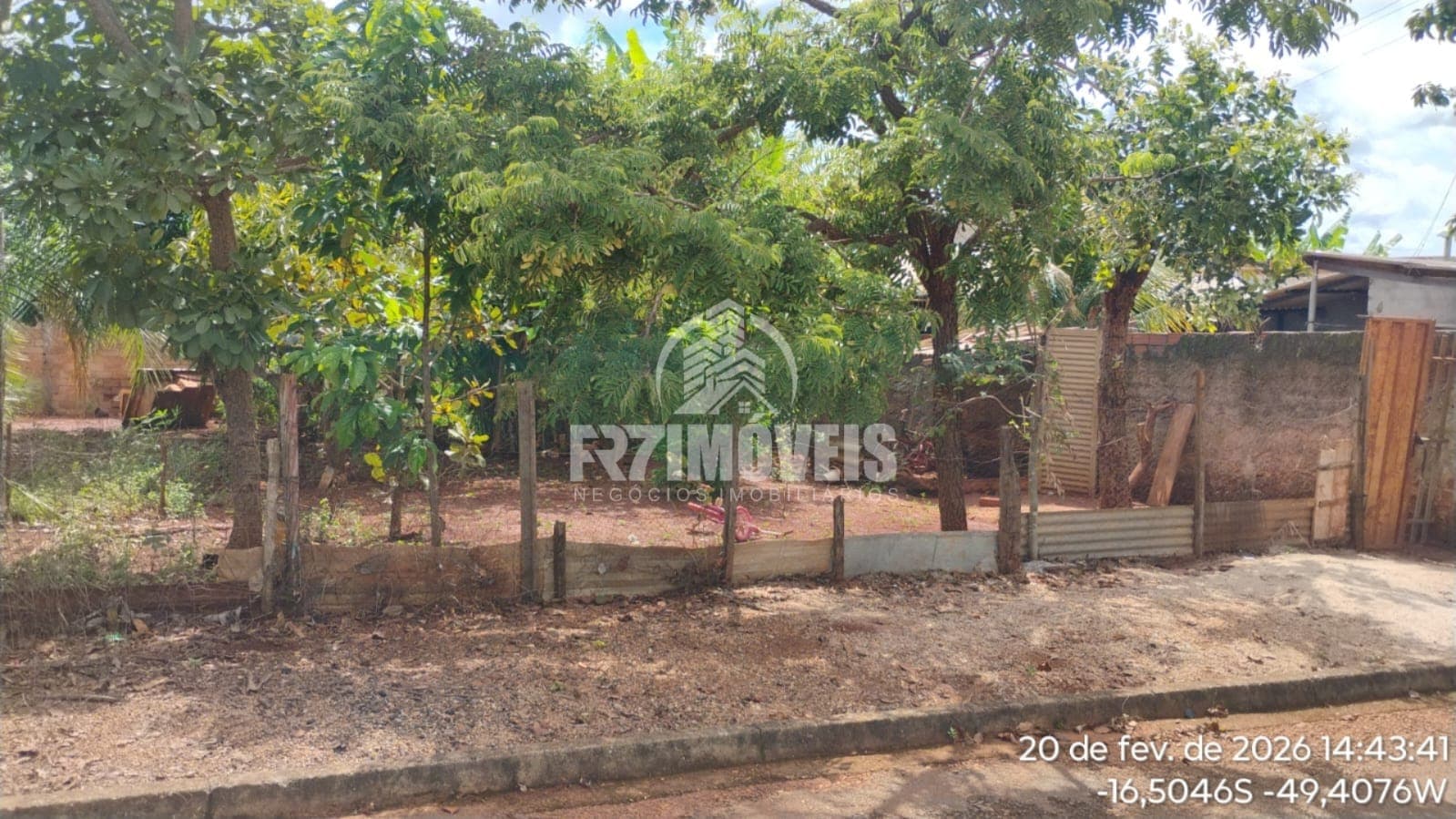 LOTE NO RESIDENCIAL LAGO AZUL II - GOIÂNIA/GO