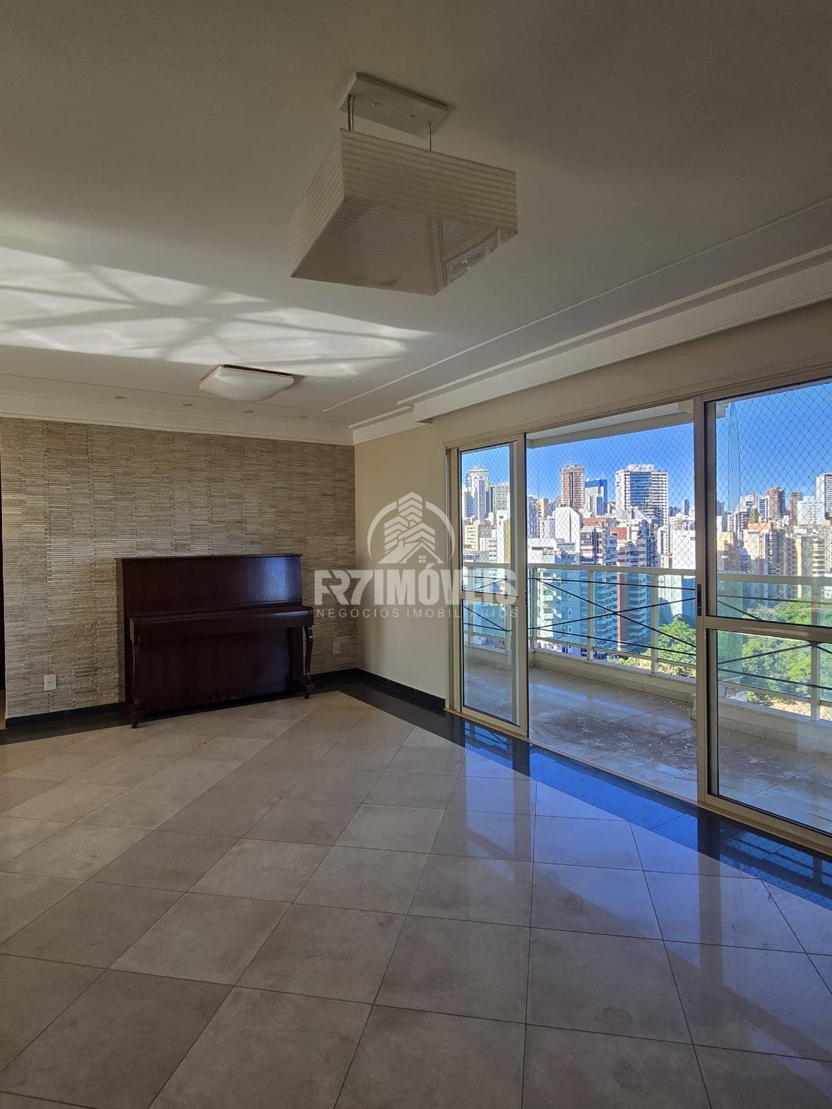 APARTAMENTO VISTA PARA O LAGO DAS ROSAS NO COMDOMÍNIO GERMANO RORIZ SETOR OESTE - GOIÂNIA/GO