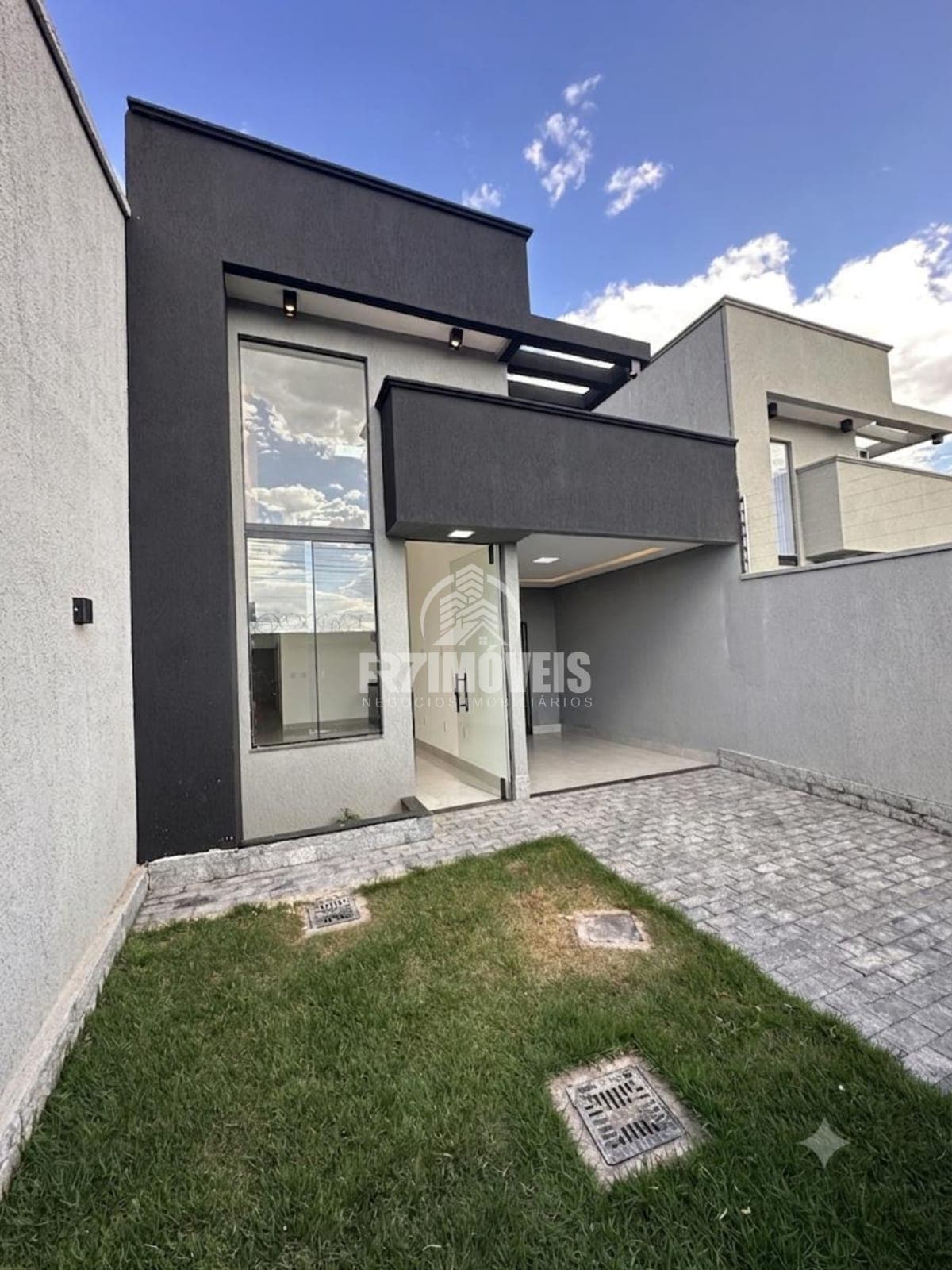 CASA COM 3 QUARTOS NO JARDIM GRAMADO - GOIÂNIA/GO