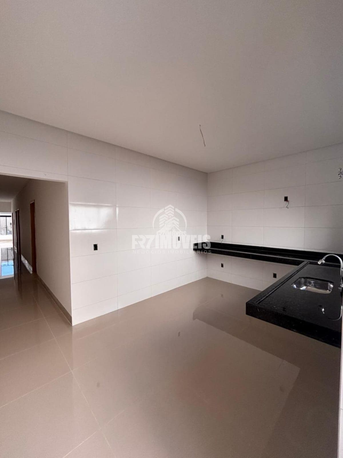EXCELETE CASA NO SETOR BALNEÁRIO MEIA PONTE – GOIÂNIA/GO