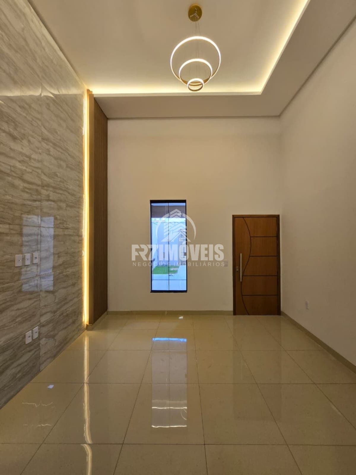 CASA ACABAMENTO FINO NO SETOR RECANTO DO BOSQUE - GOIÂNIA/GO