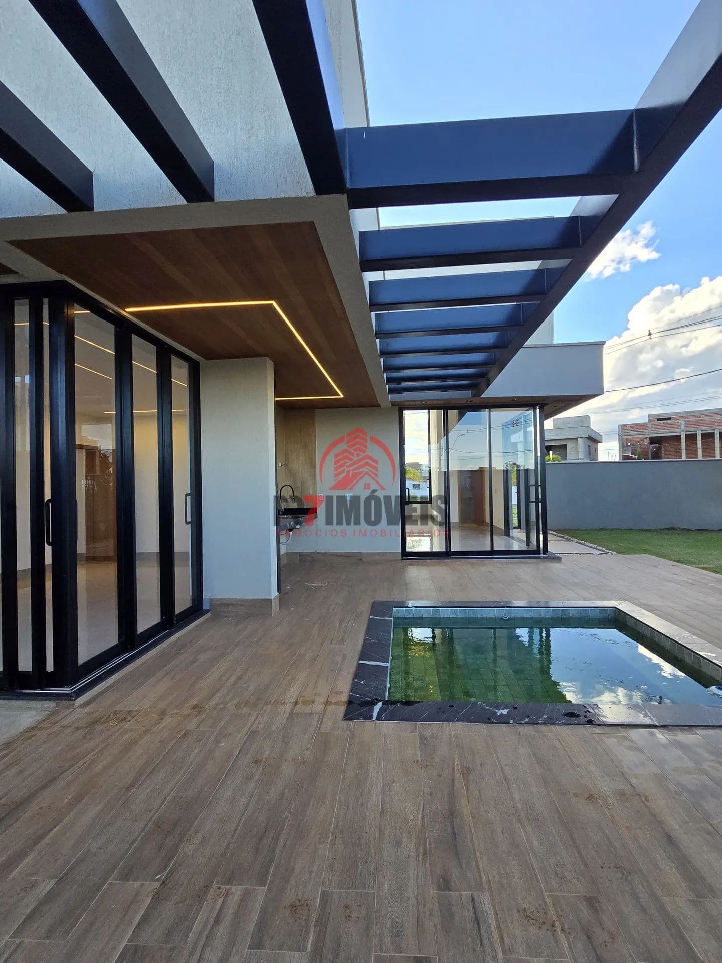 CASA ALTO PADRAO COM OFURÔ NO CONDOMÍNIO VILLAGIO TOSCANA GOIÂNIA GO