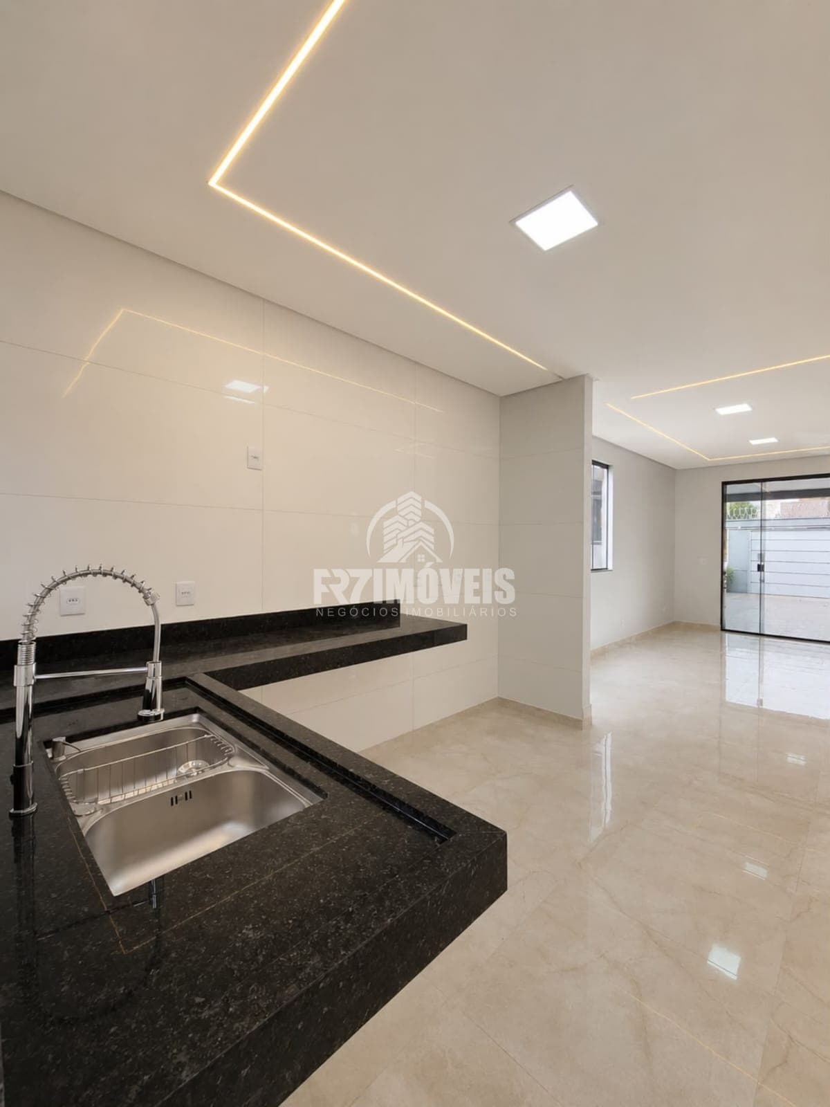 CASA NO SETOR RESIDENCIAL PARAÍSO - GOIÂNIA/GO