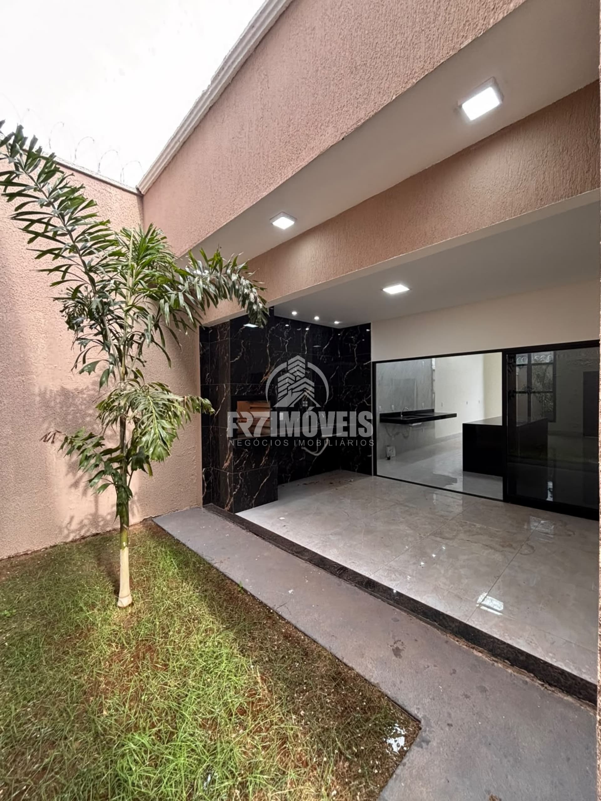 CASA NO RESIDENCIAL MIRANTE– GOIÂNIA/GO