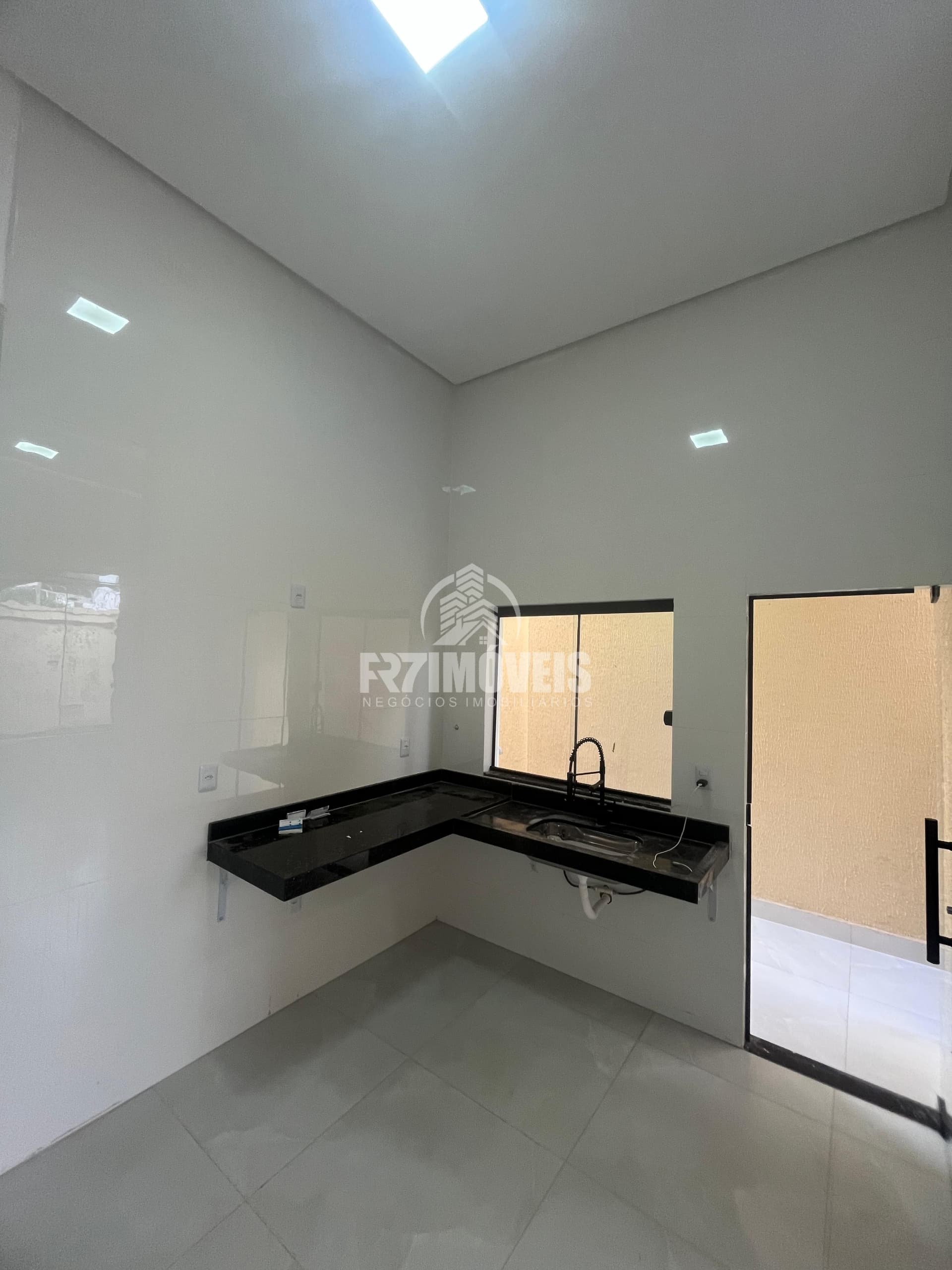 CASA COM ENTRADA REDUZIDA NO SETOR ORLANDO DE MORAIS – GOIÂNIA/GO