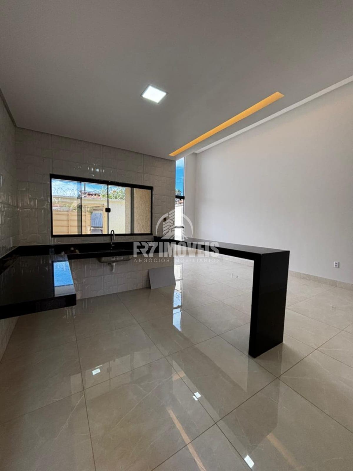 CASA 3 QUARTOS SENDO 1 SUÍTE NO SOLAR VILLE - GOIÂNIA/GO