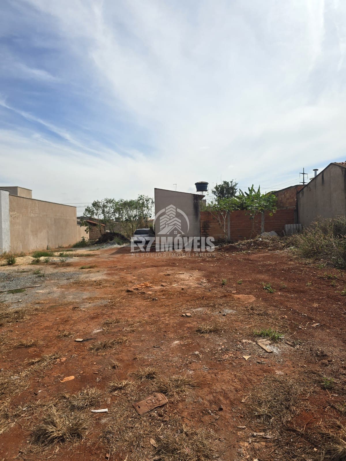 LOTE NO SETOR RESIDENCIAL SHANGRILA - GOIÂNIA/GO
