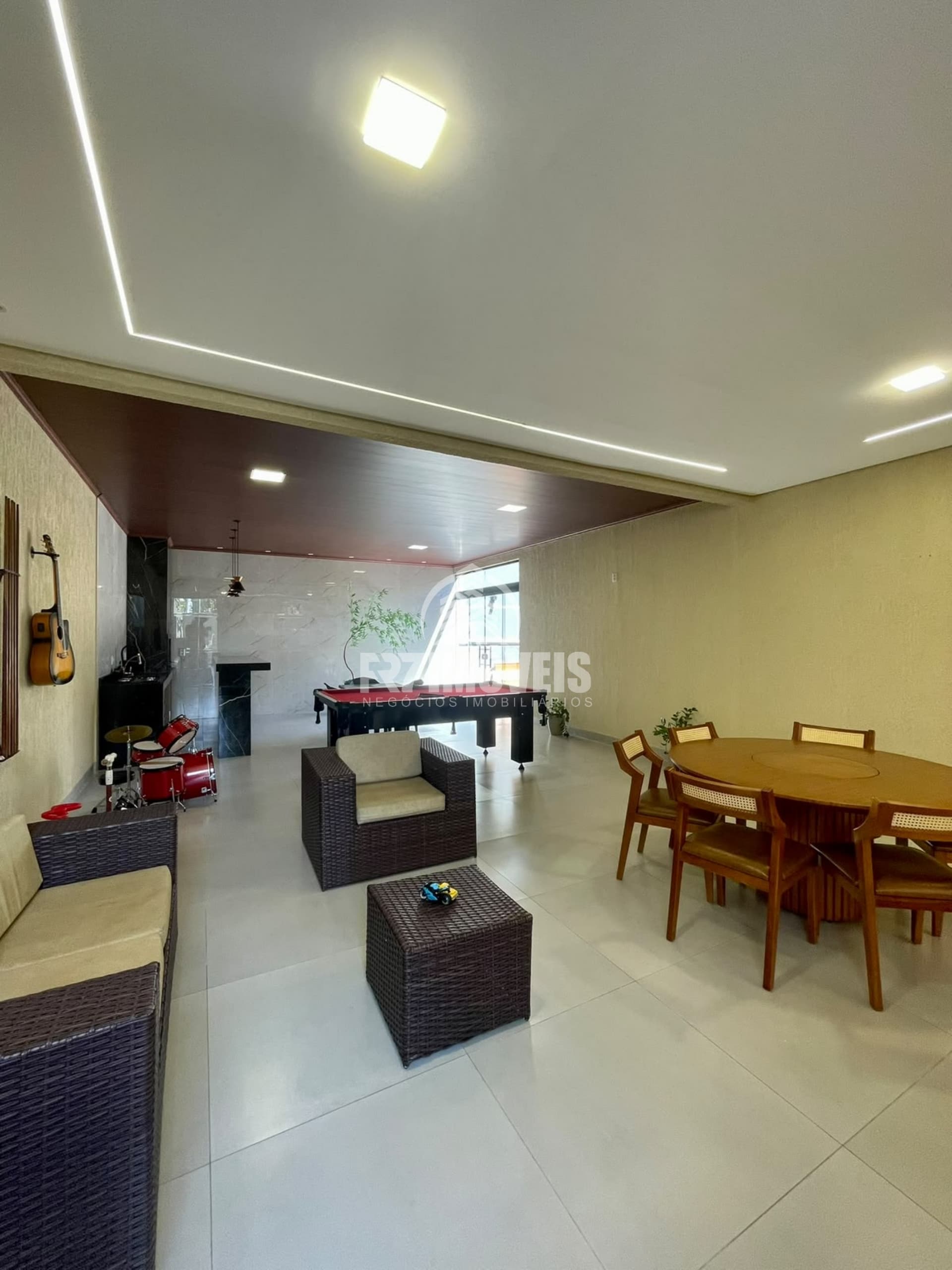 CASA COM ARMÁRIOS NO SETOR BOA VISTA – SENADOR CANEDO/GO