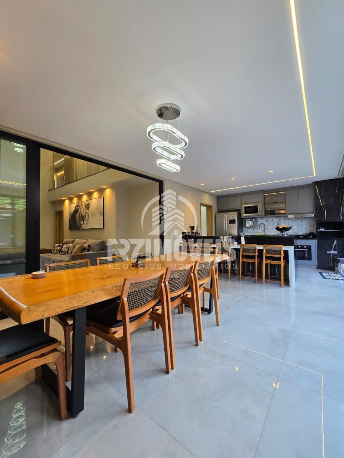 SOBRADO PORTEIRA FECHADA NO CONDOMINIO VILLAGIO TOSCANA - GOIÂNIA/GO