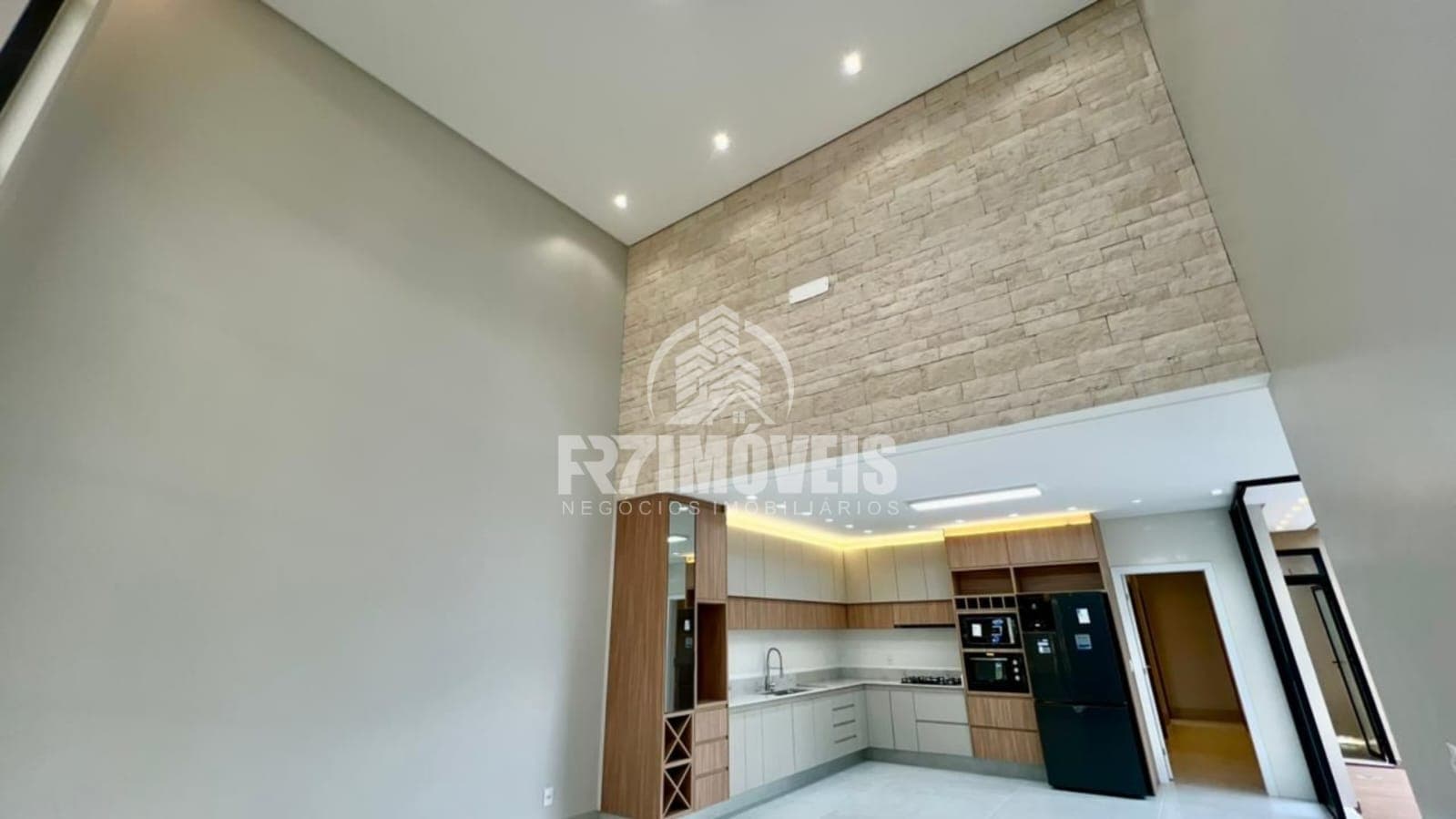 CASA TÉRREA NO SENADOR CANEDO - GOIÂNIA/GO