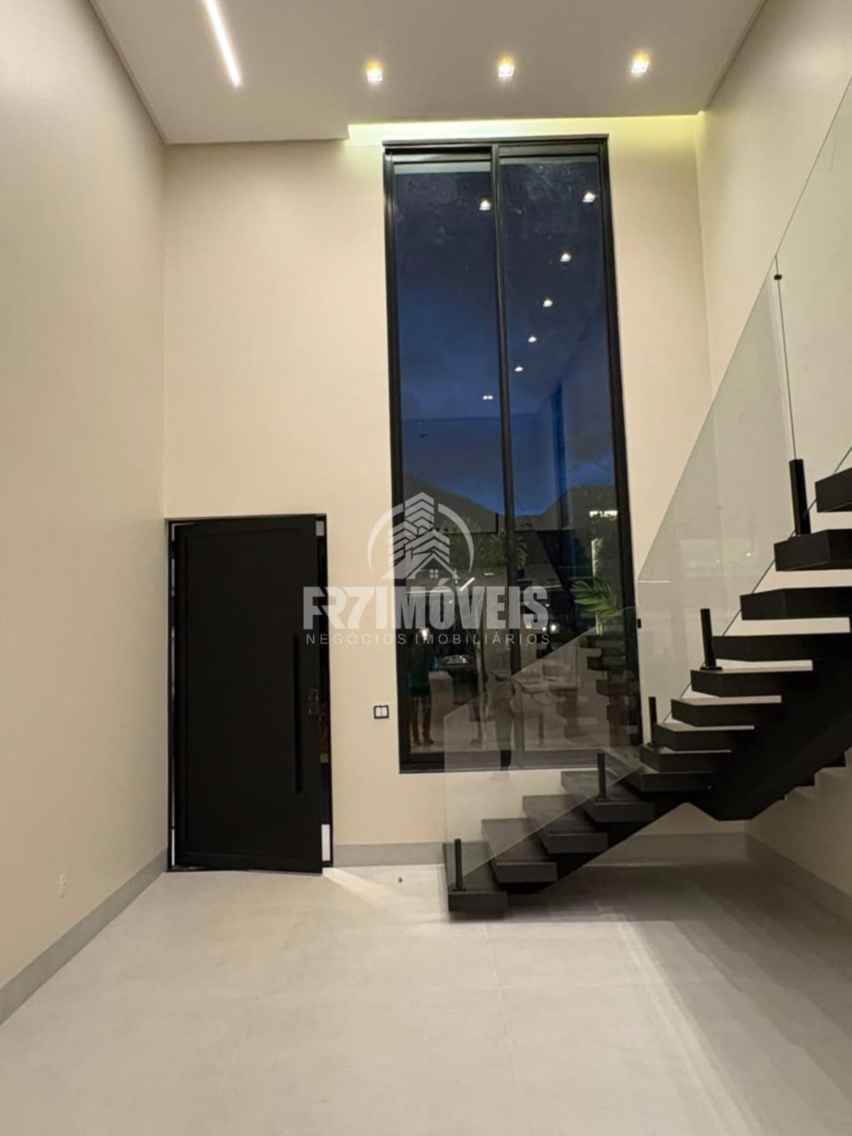 CASA DE ALTO PADRÃO NO CONDOMÍNIO VILLAGIO TOSCANA - GOIÂNIA/GO