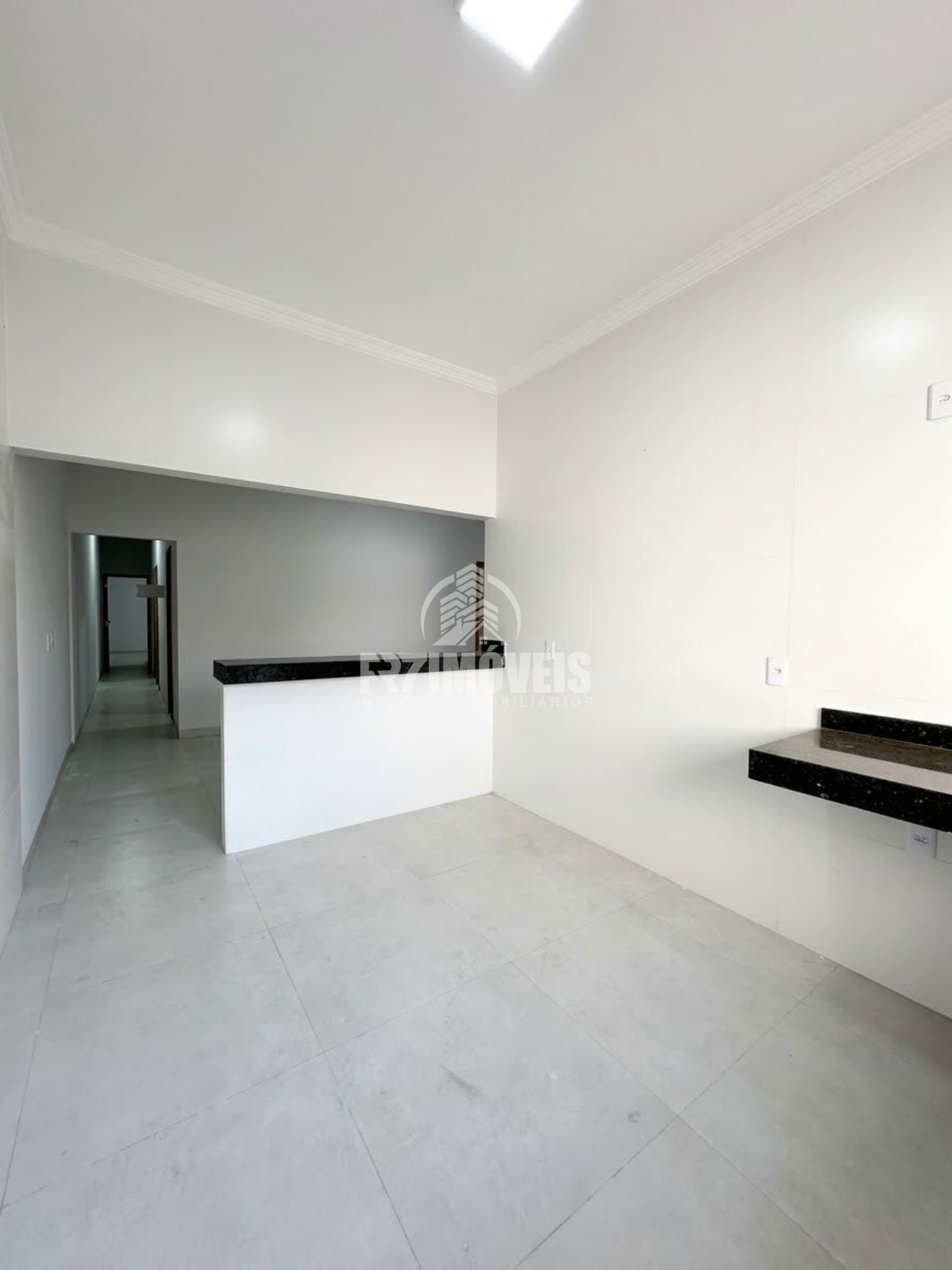 CASA COM QUINTAL NO SETOR RESIDENCIAL PETRÓPOLIS - GOIÂNIA/GO