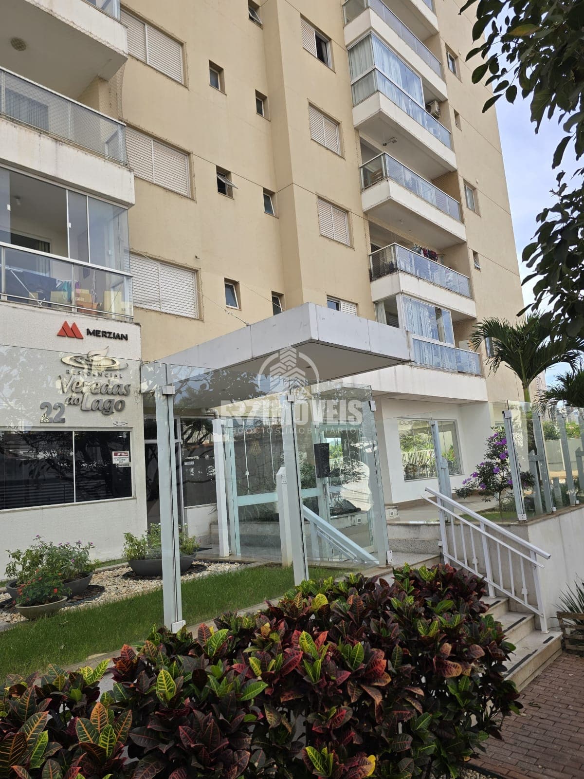 COBERTURA/DUPLEX NO RESIDENCIAL VEREDAS DO LAGO NO SETOR OESTE - GOIÂNIA/GO