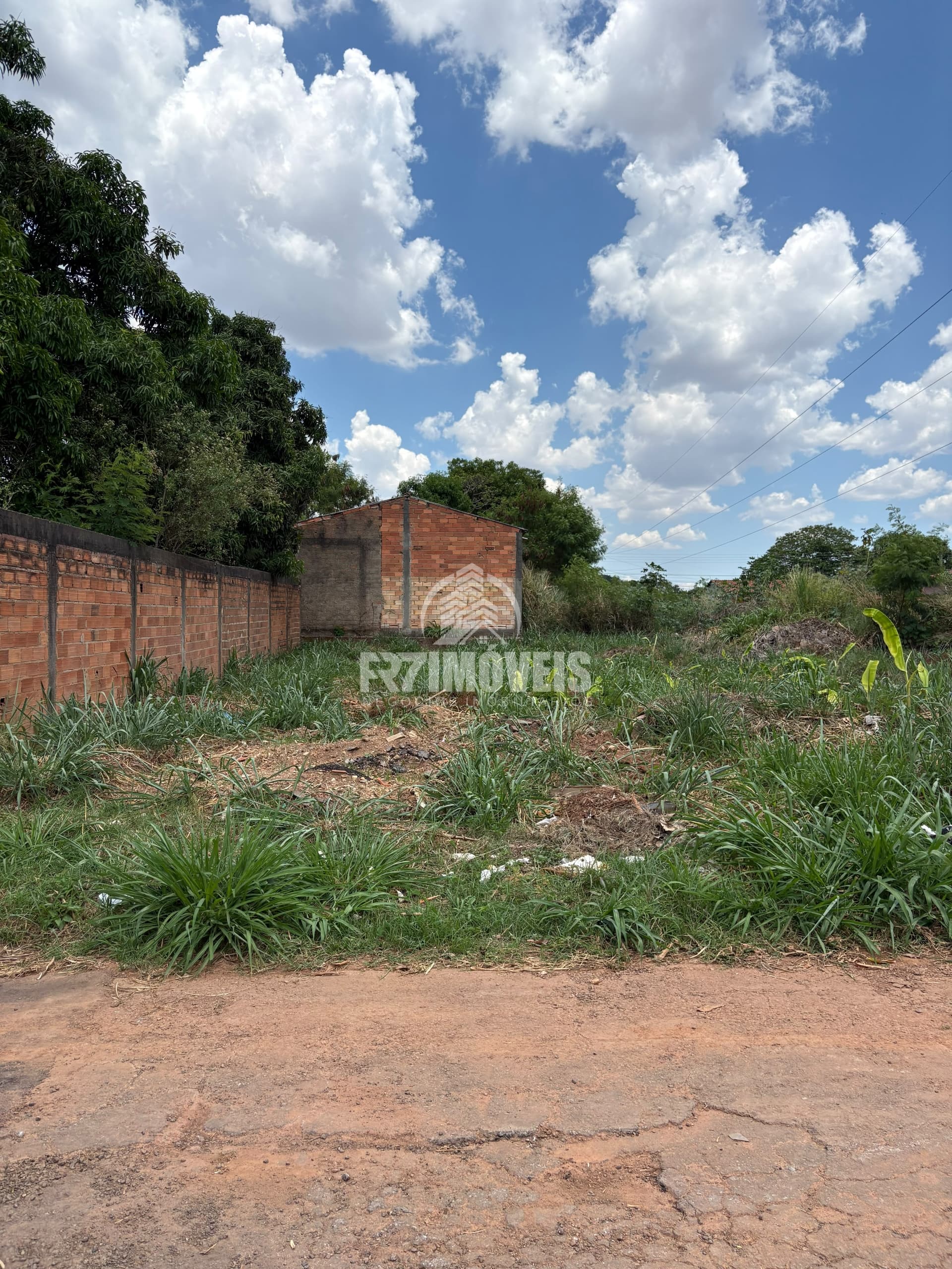 LOTE NO SETOR GENTIL MEIRELES - GOIÂNIA/GO