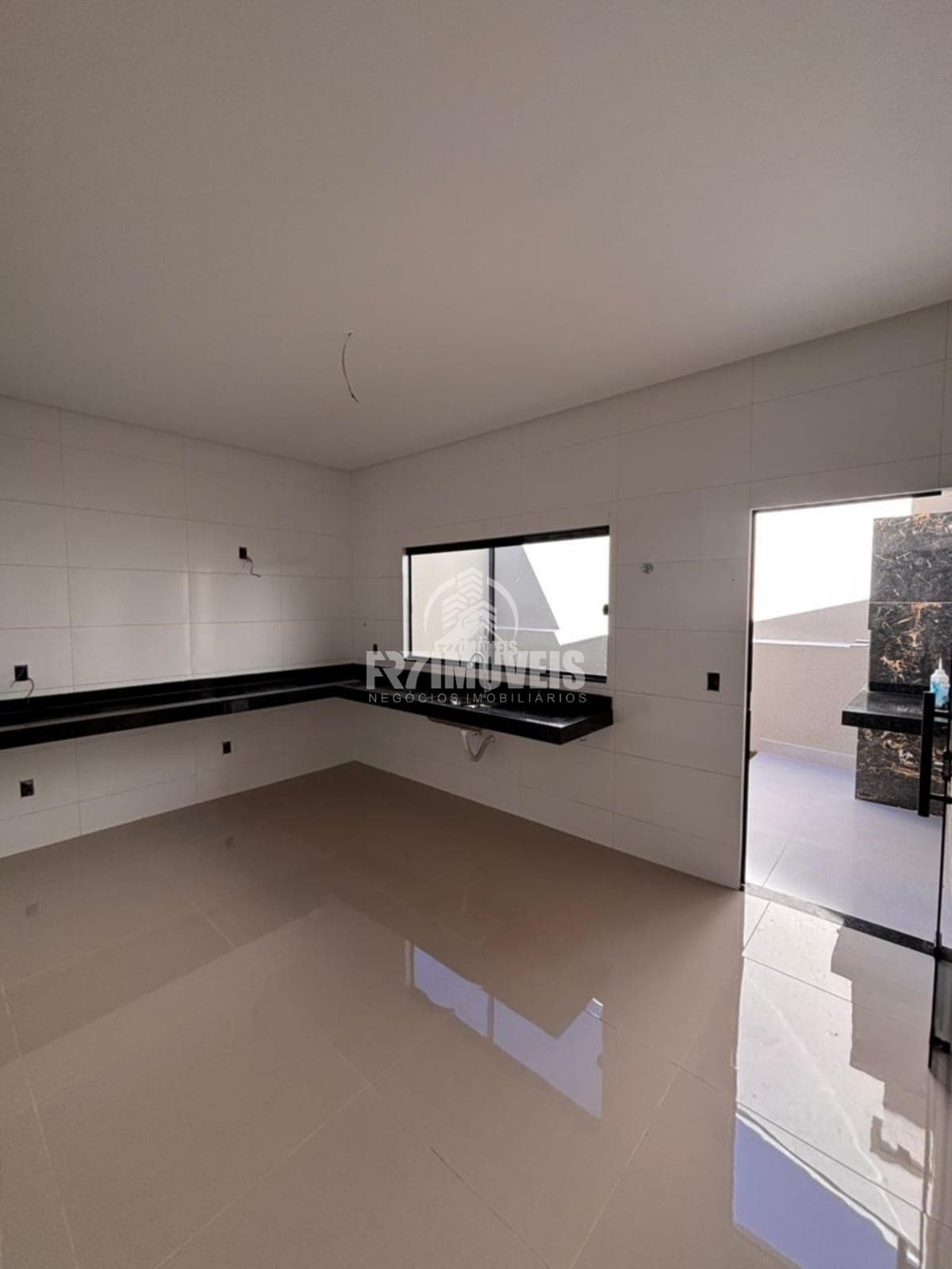 EXCELETE CASA NO SETOR BALNEÁRIO MEIA PONTE – GOIÂNIA/GO