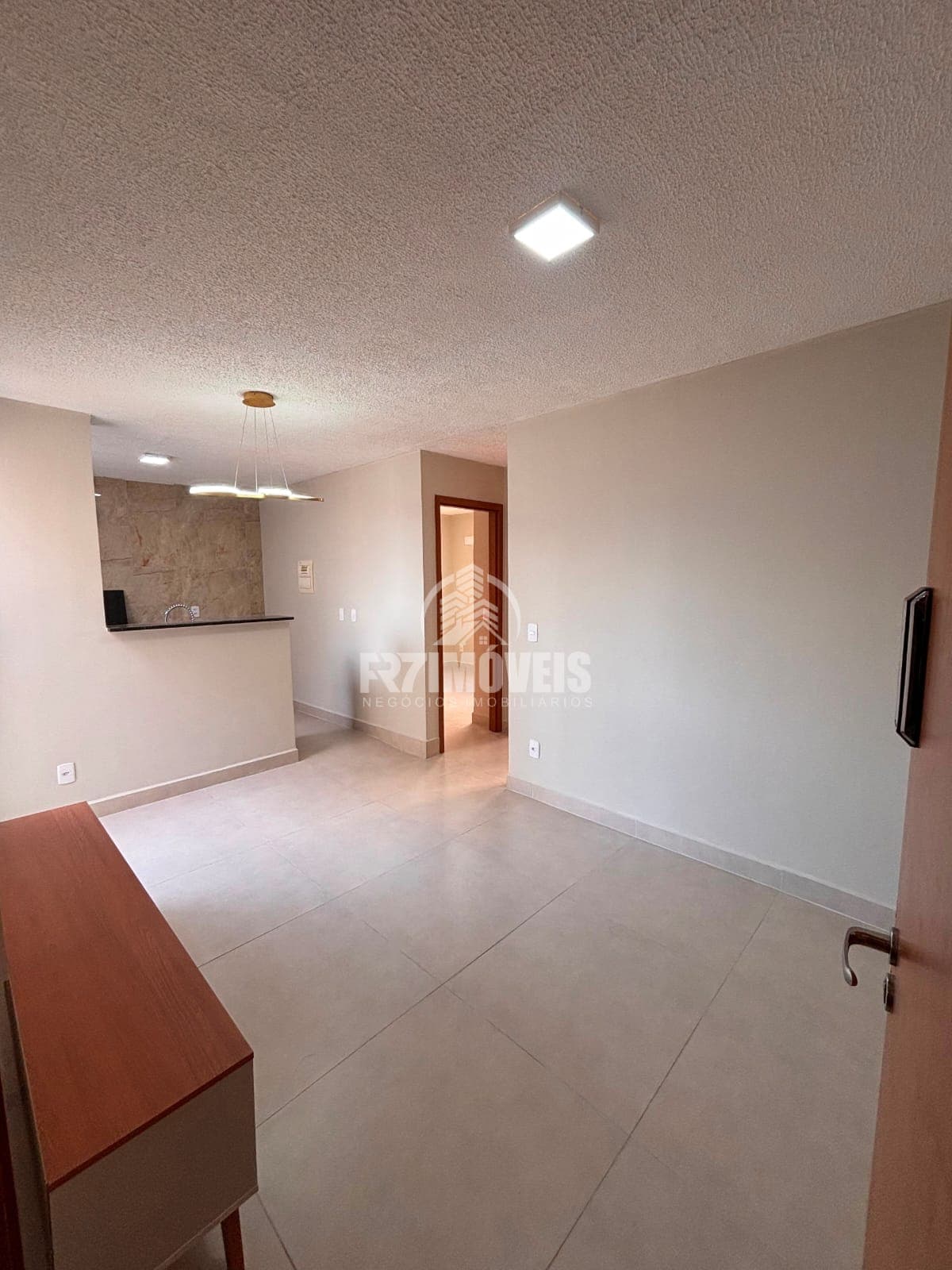 APARTAMENTO NO CONDOMÍNIO GRAN PROVENCE COM ENTRADA BAIXA - GOIÂNIA/GO
