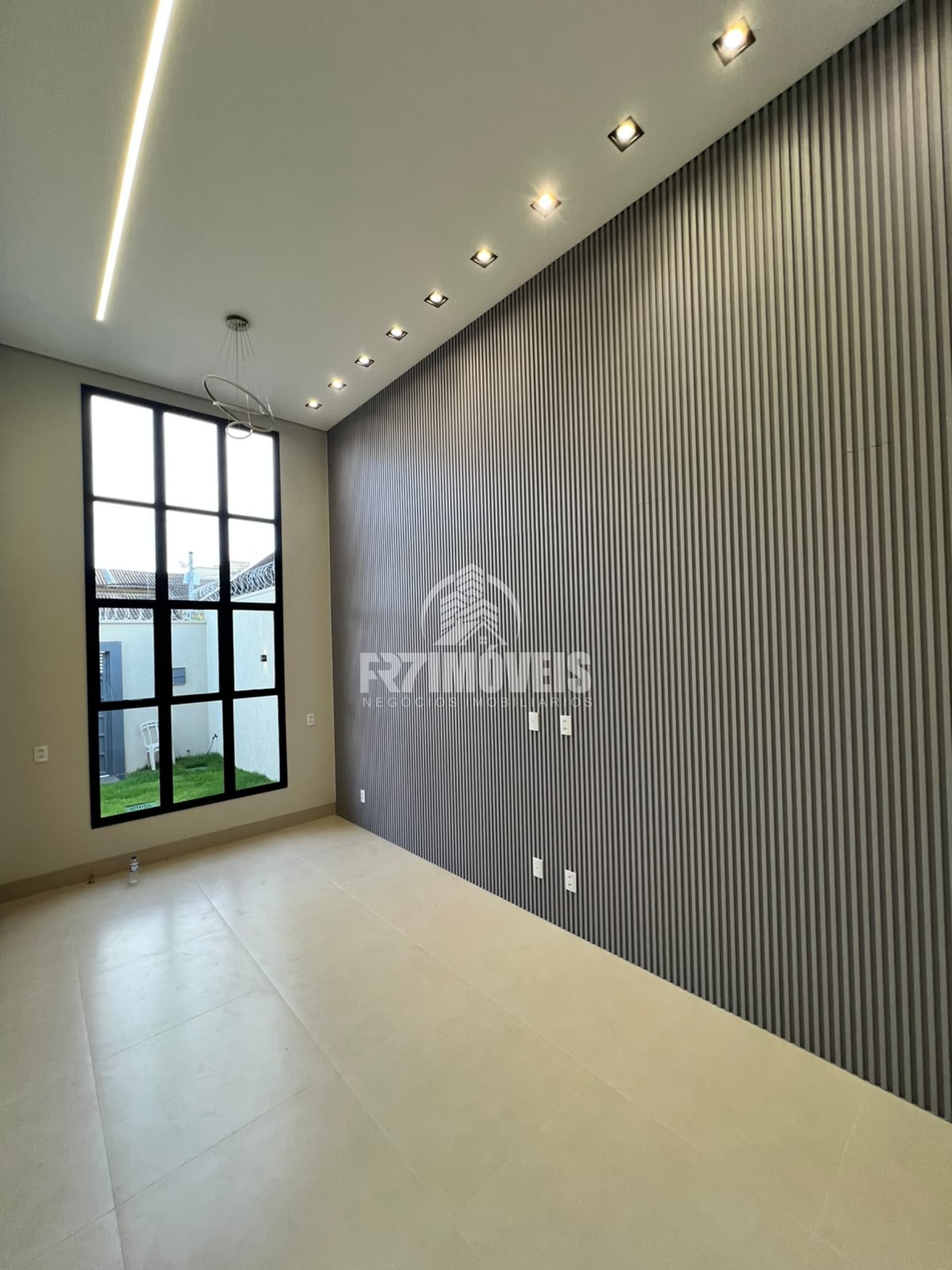 CASA COM HIDROMASSAGEM NO SETOR PARQUE DAS FLORES – GOIÂNIA/GO