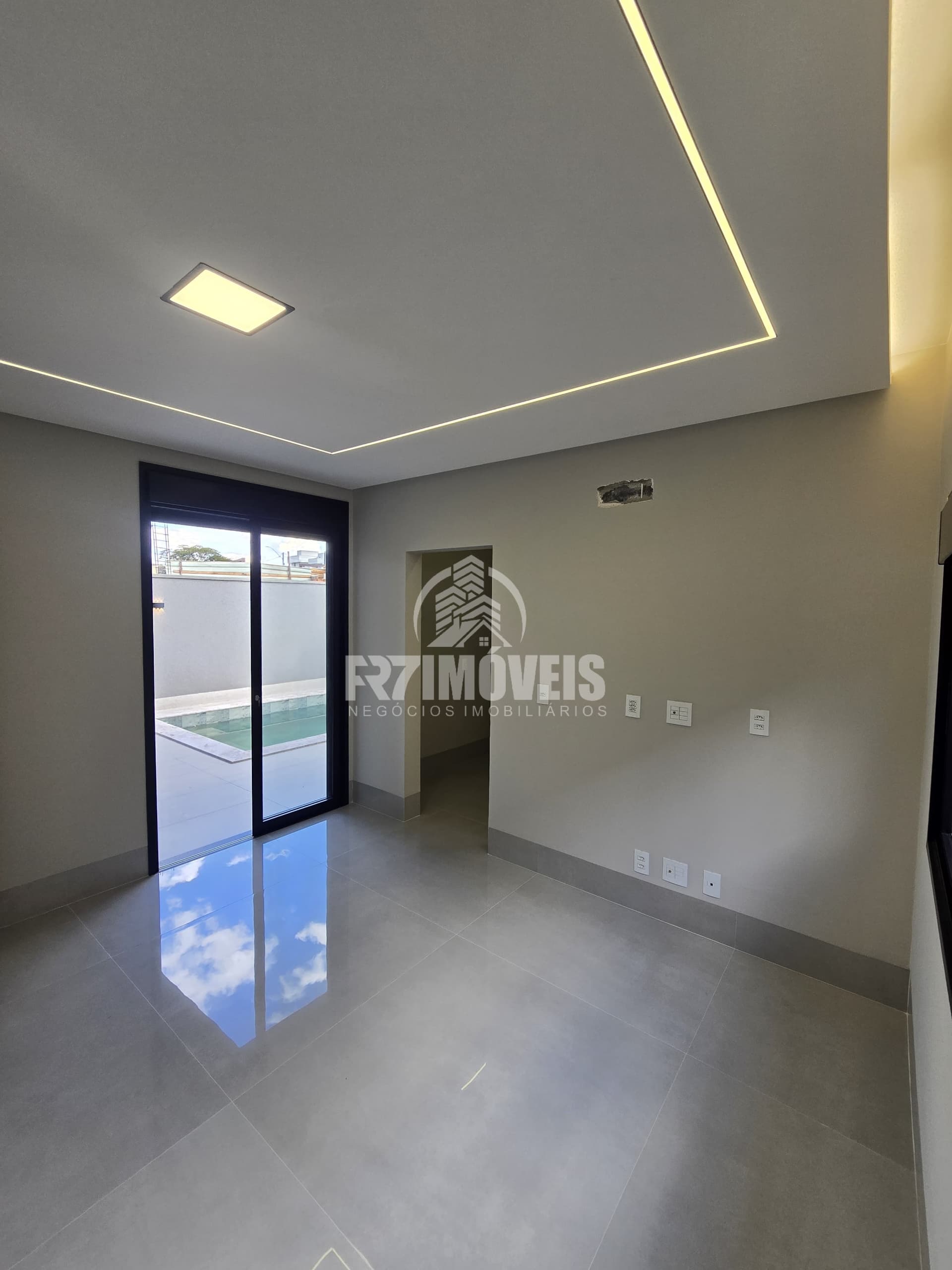 SOBRADO NO CONDOMÍNIO PARQVILLE QUARESMEIRA – TRINDADE/GO
