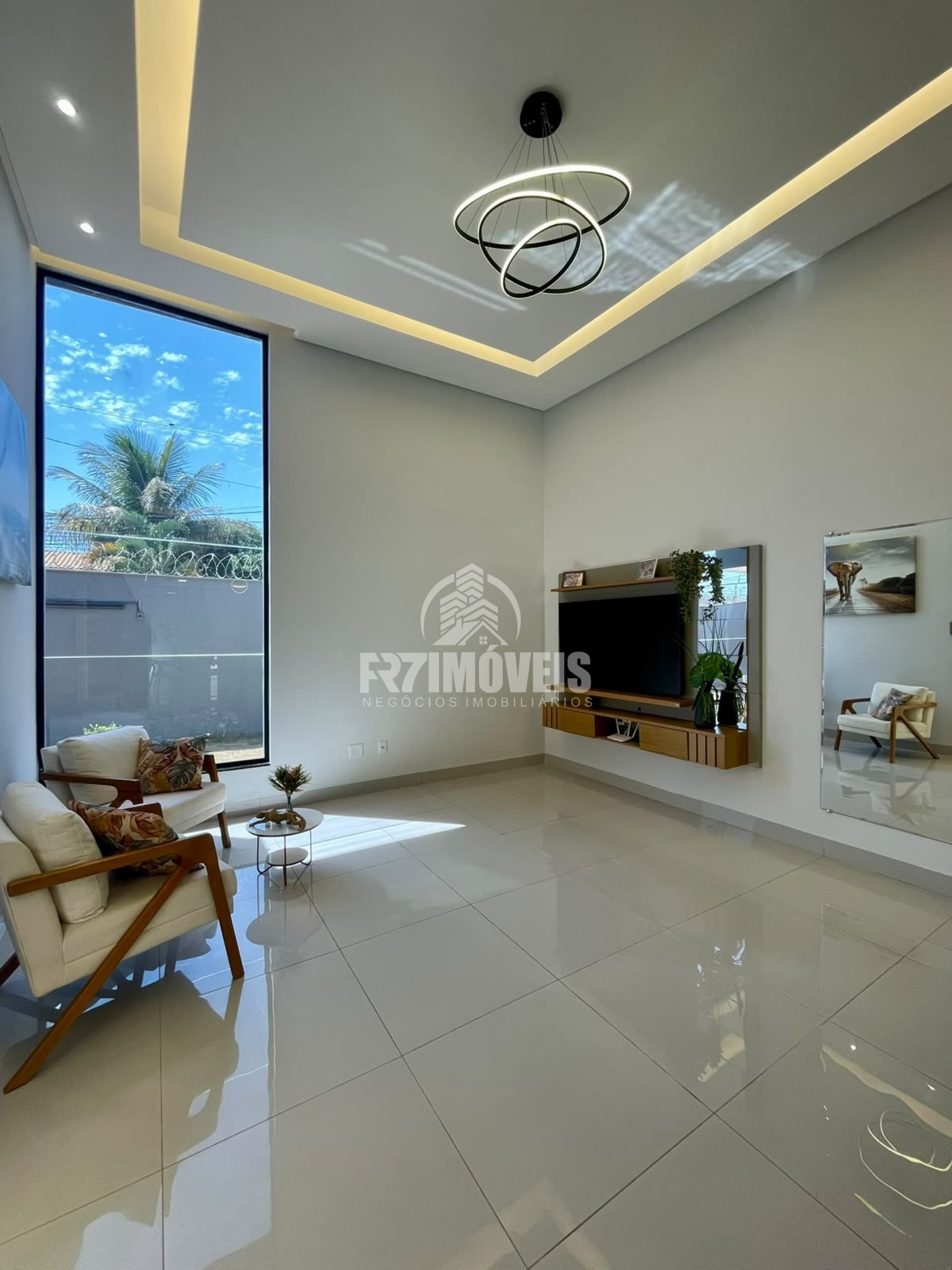 CASA COM ARMÁRIOS NO SETOR BOA VISTA – SENADOR CANEDO/GO