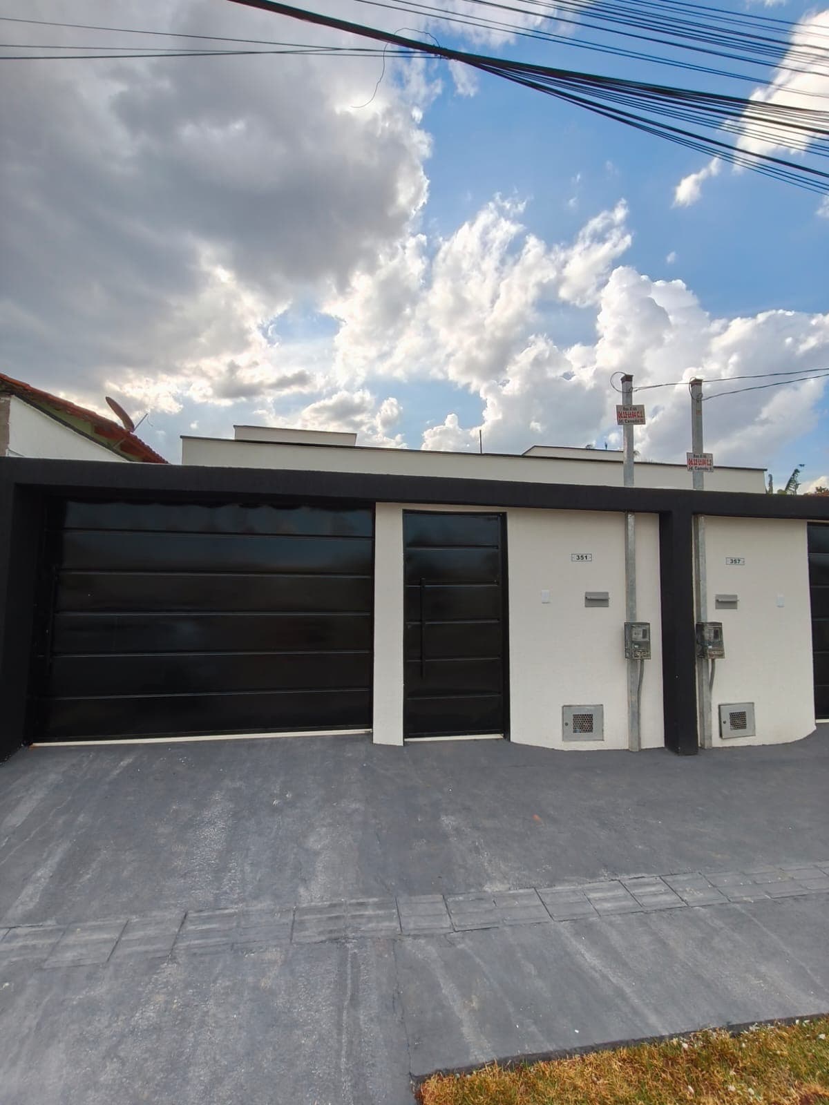 Belíssima casa em Senador Canedo