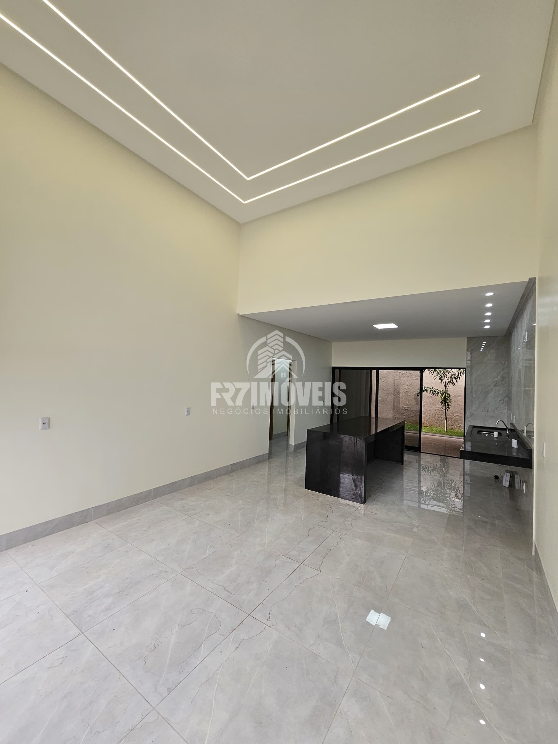 CASA NO RESIDENCIAL MIRANTE– GOIÂNIA/GO