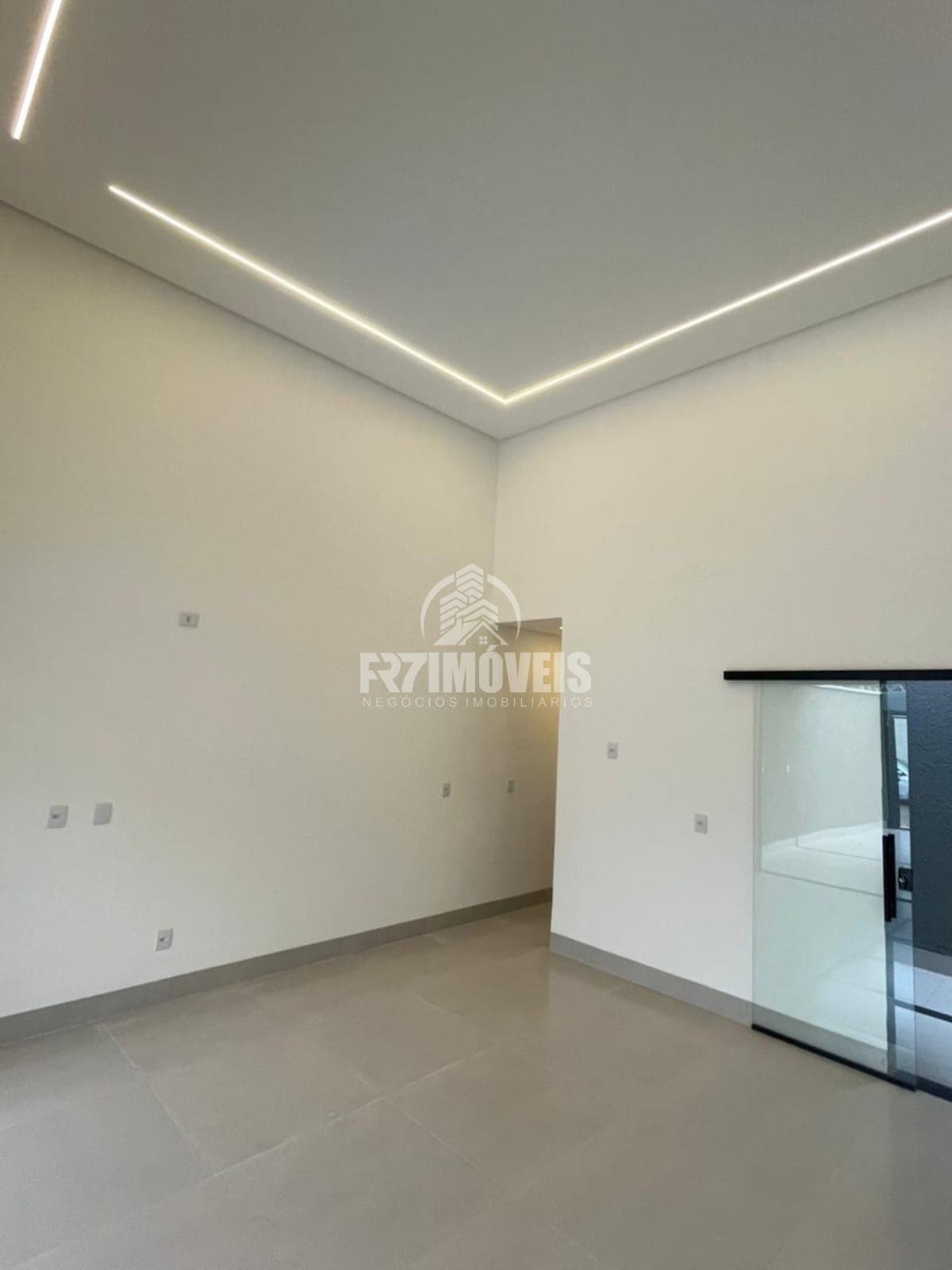 CASA COM EXCELENTE LOCALIZAÇÃO NO JARDIM BOM JESUS - GOIÂNIA/GO