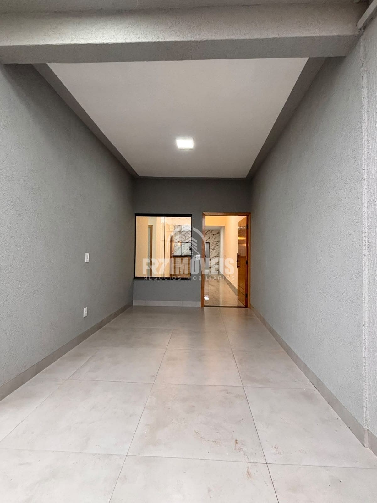 CASA COM QUINTAL E CHURRASQUEIRA - ALICE BARBOSA