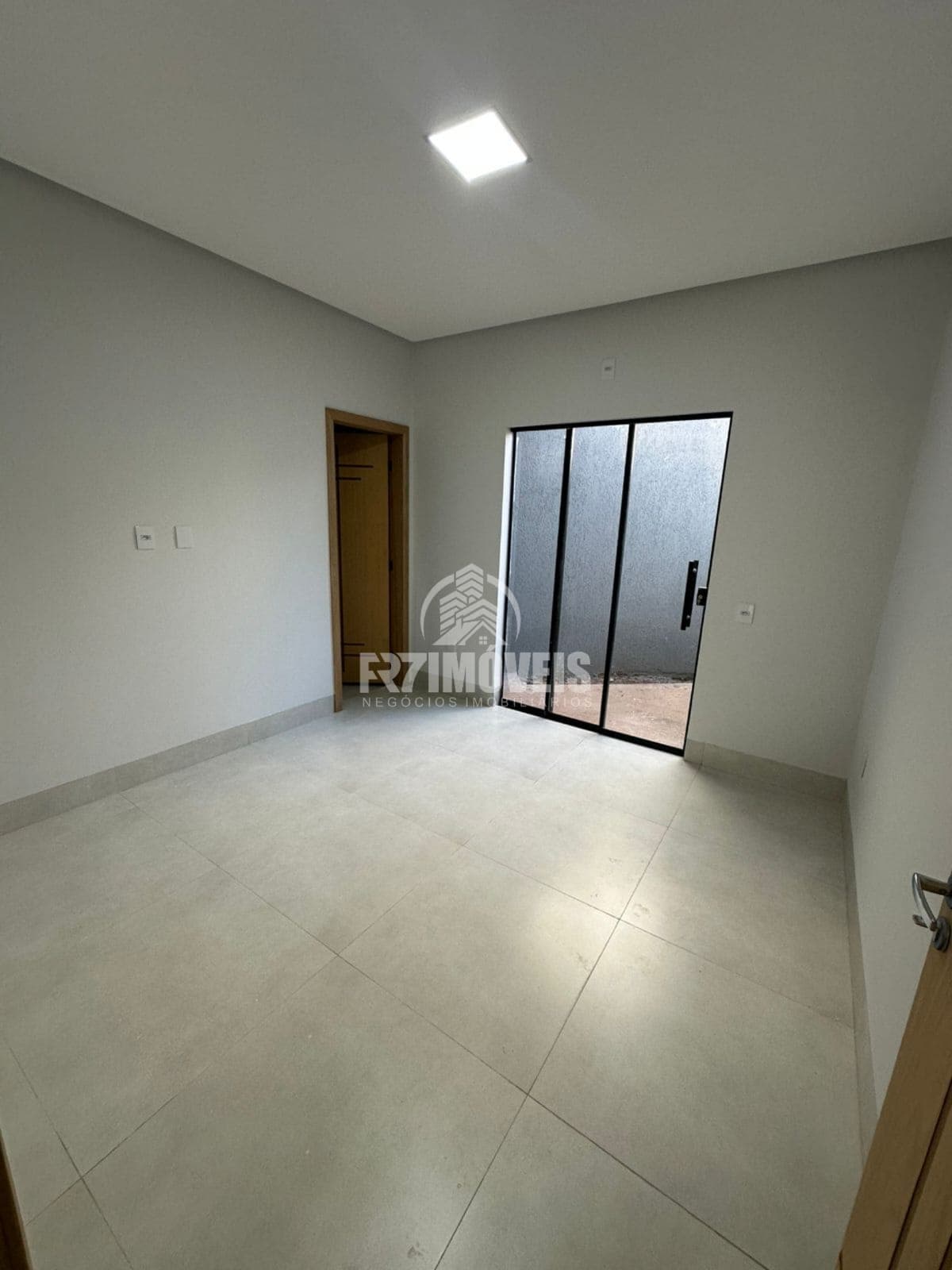 CASA NO SETOR JARDIM COLORADO - GOIÂNIA/GO