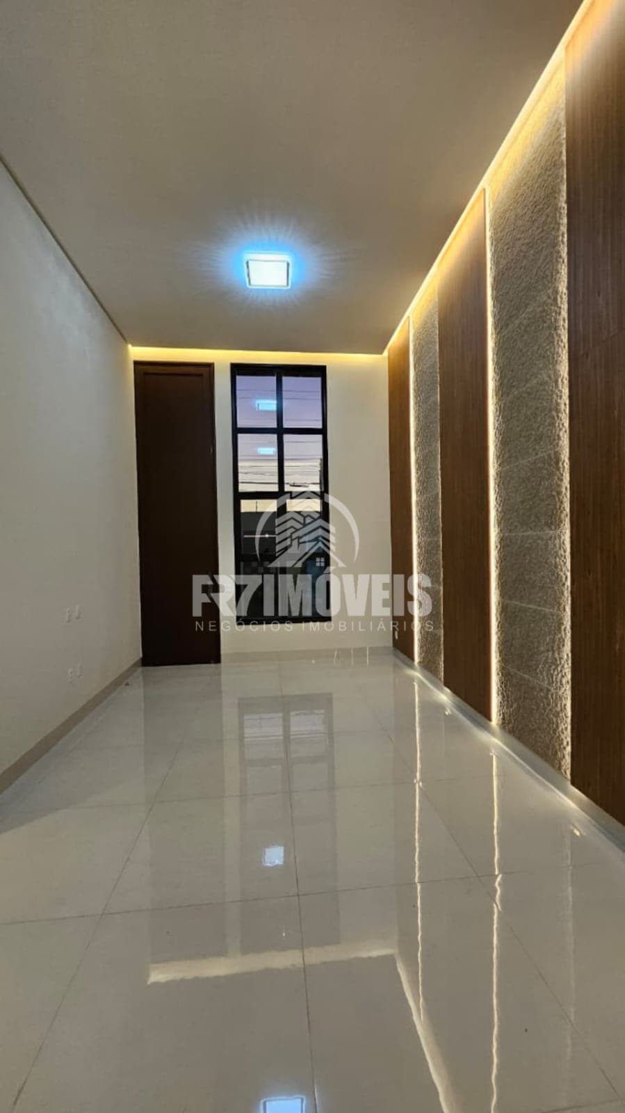 CASA DE ALTO PADRÃO NO RESIDENCIAL BARRAVENTO - GOIÂNIA/GO